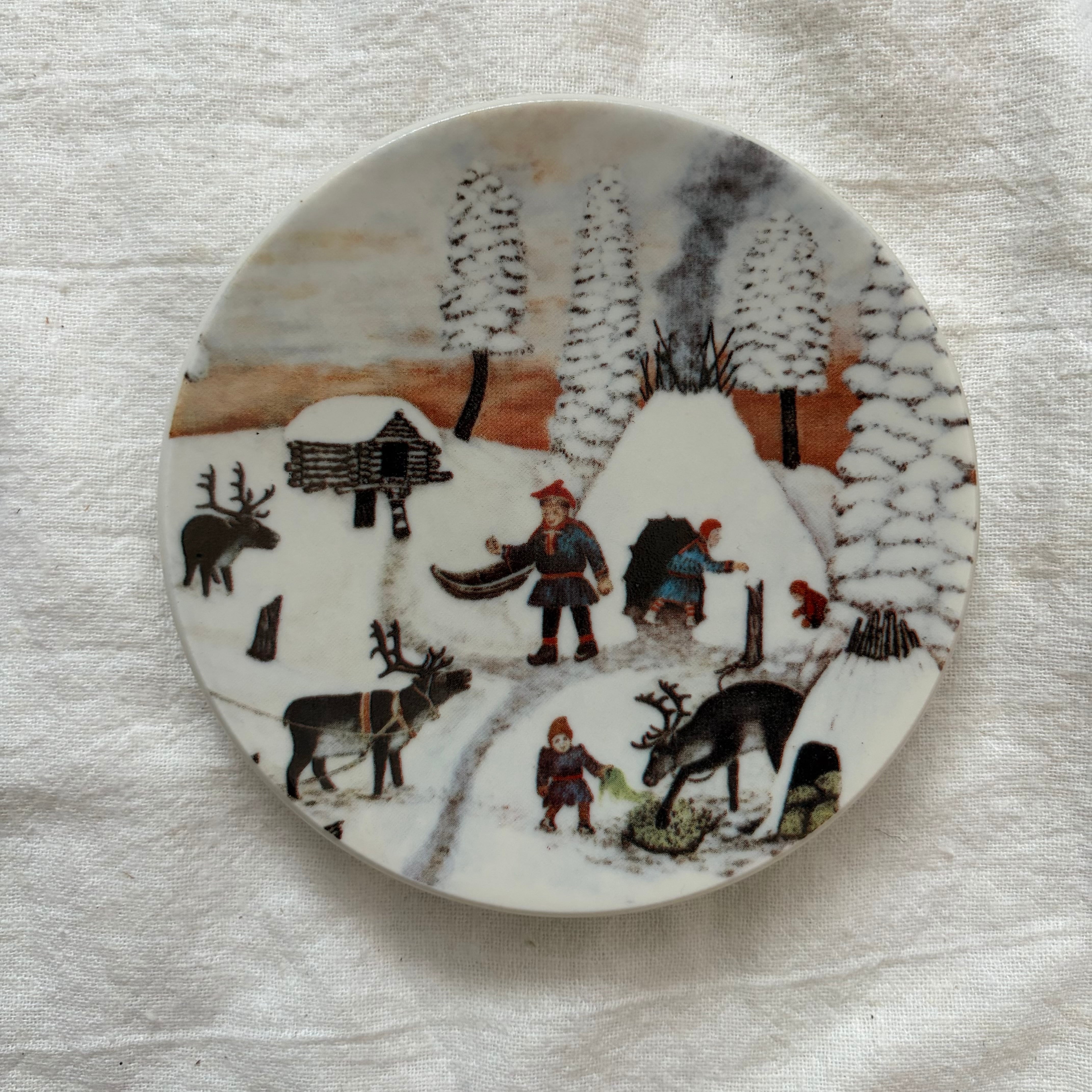 ARABIA・冬のラップランドの飾り皿