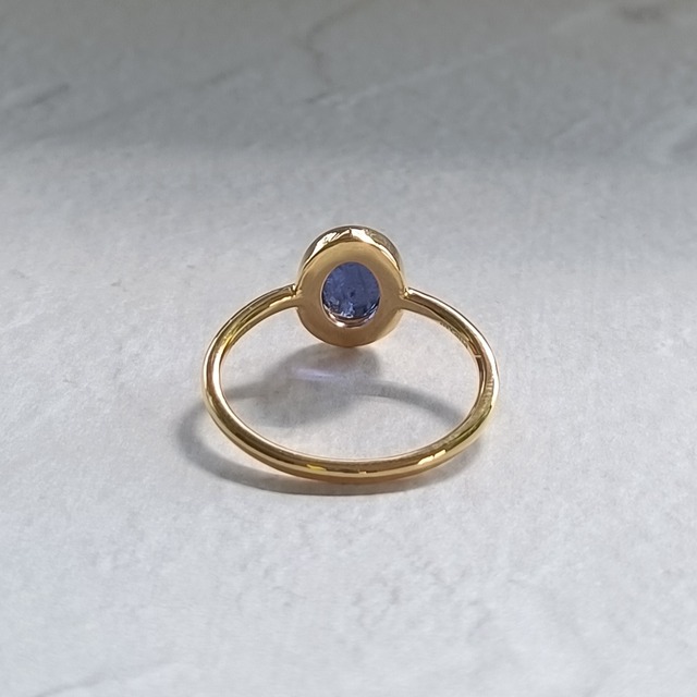 ＜個性あり＞【oval ring】〜アイオライト〜