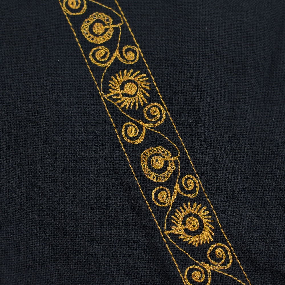 インド製US古着【民族 エスニック ゴールド 刺繍 ベルベット ジャケット】 2025年最新民族衣装の人気アイテム - メルカリ