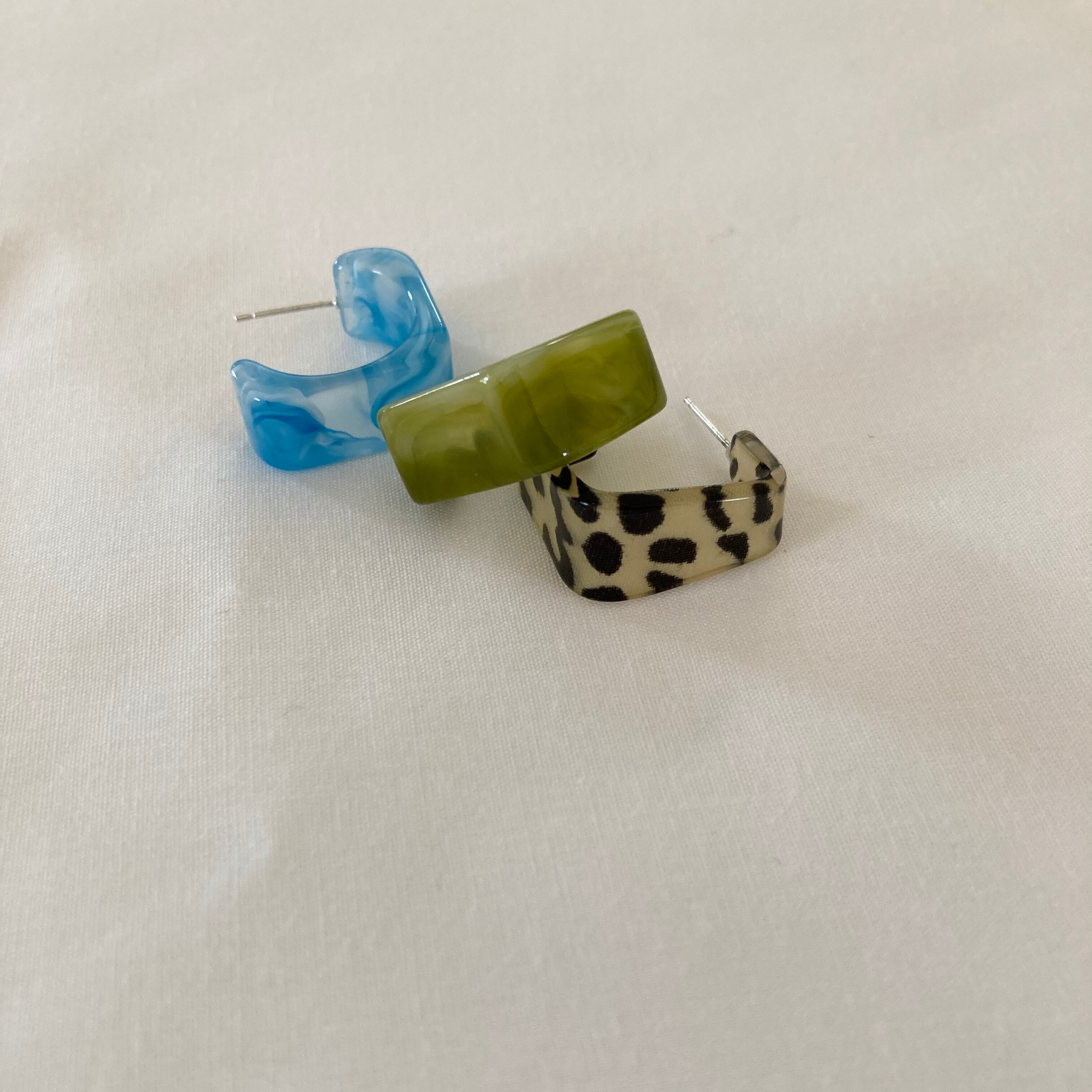 クリアマーブルピアス