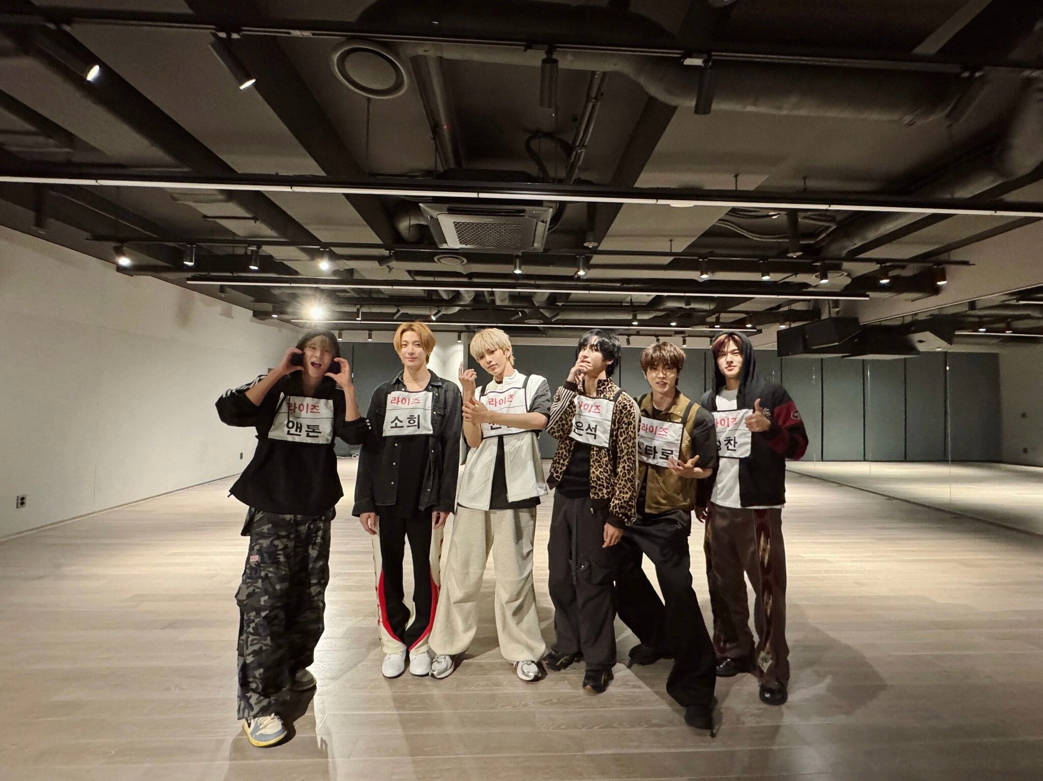 ウォンビンです　専用 ☆RIIZE ウォンビン 着用！！【NACHE】STRAP CARGO PANTS (UNISEX