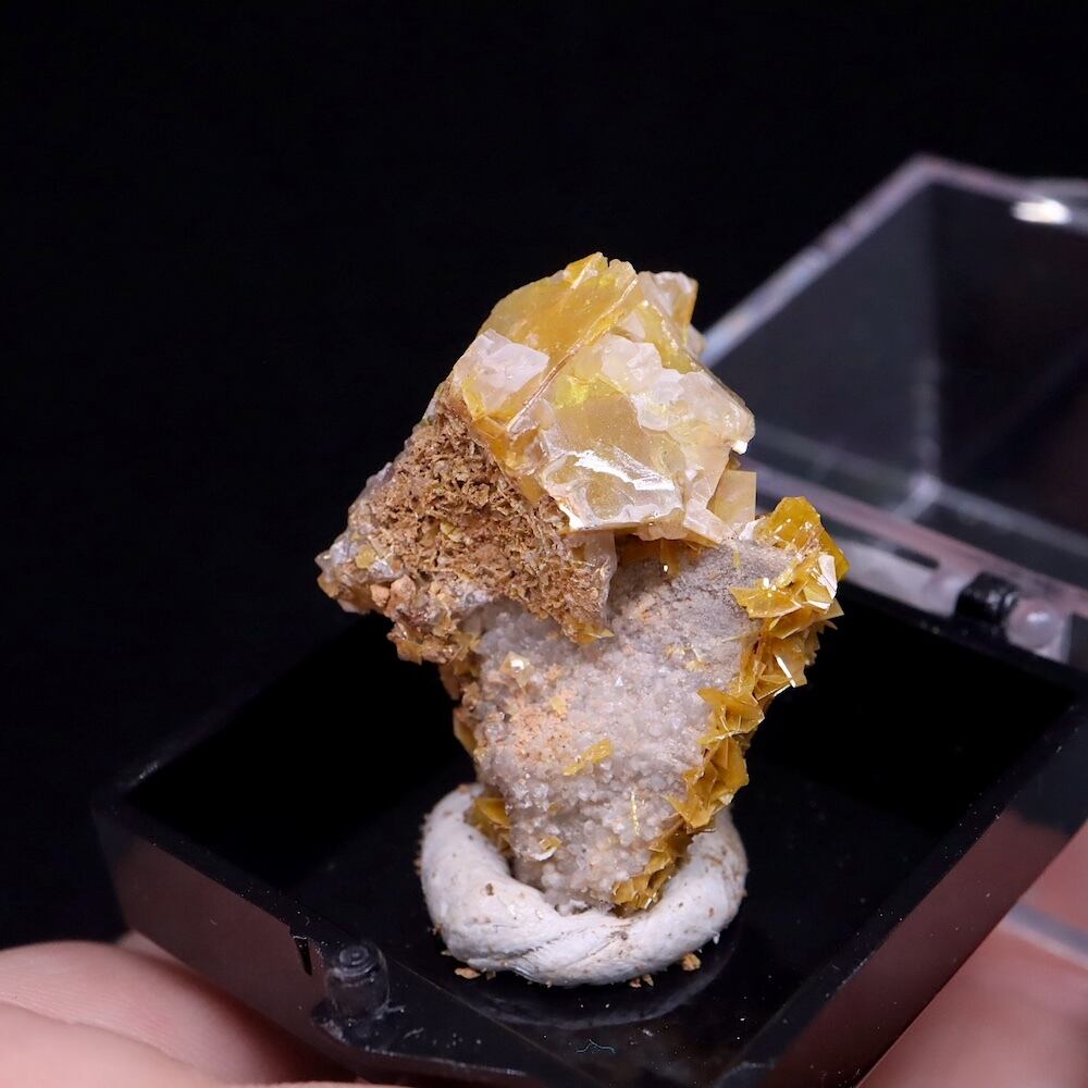 モリブデン鉛鉱 カルサイト ウルフェナイト WF154 天然石 鉱物 原石