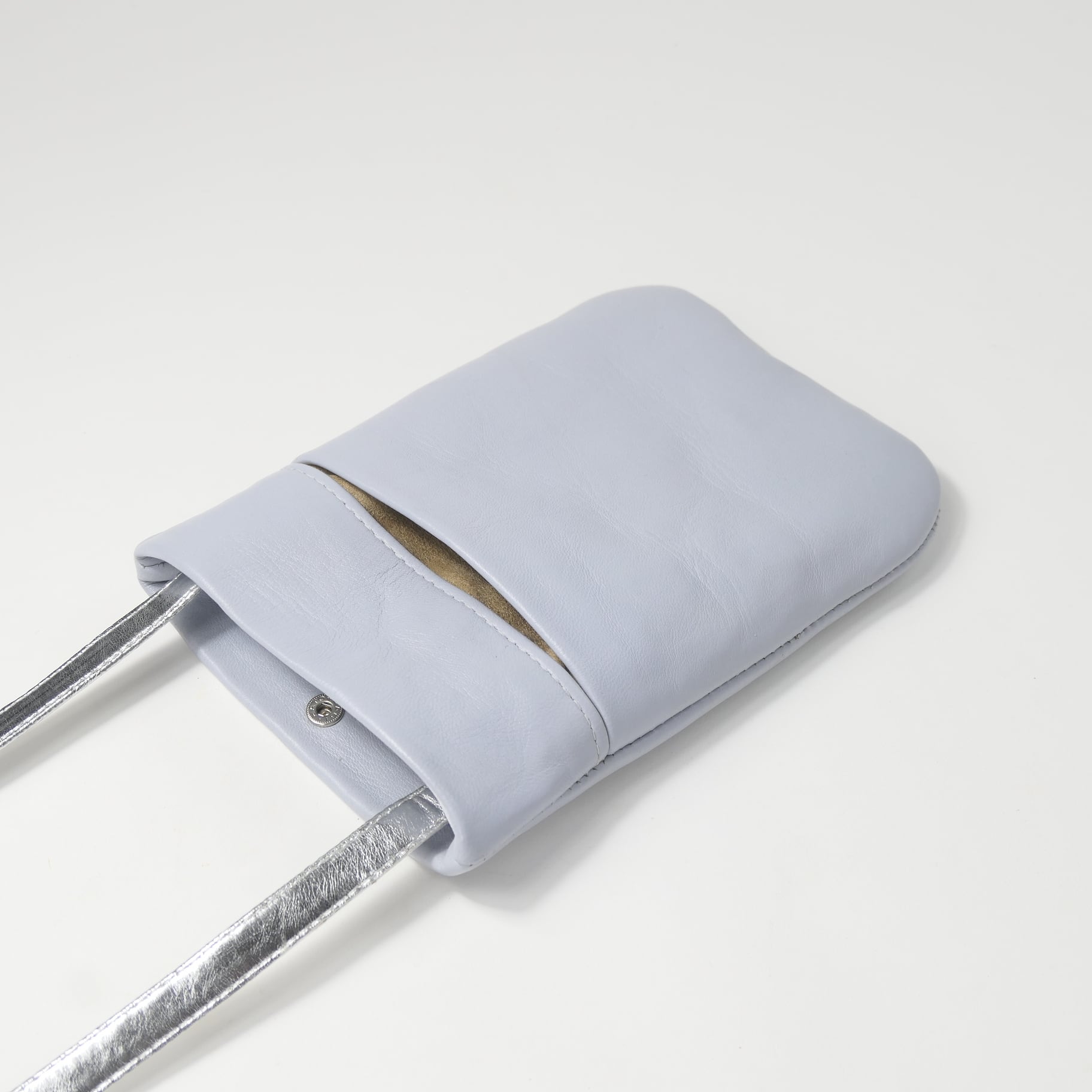 ソフトグレー（ハート） レザー スマホ ショルダーバッグ Mサイズ