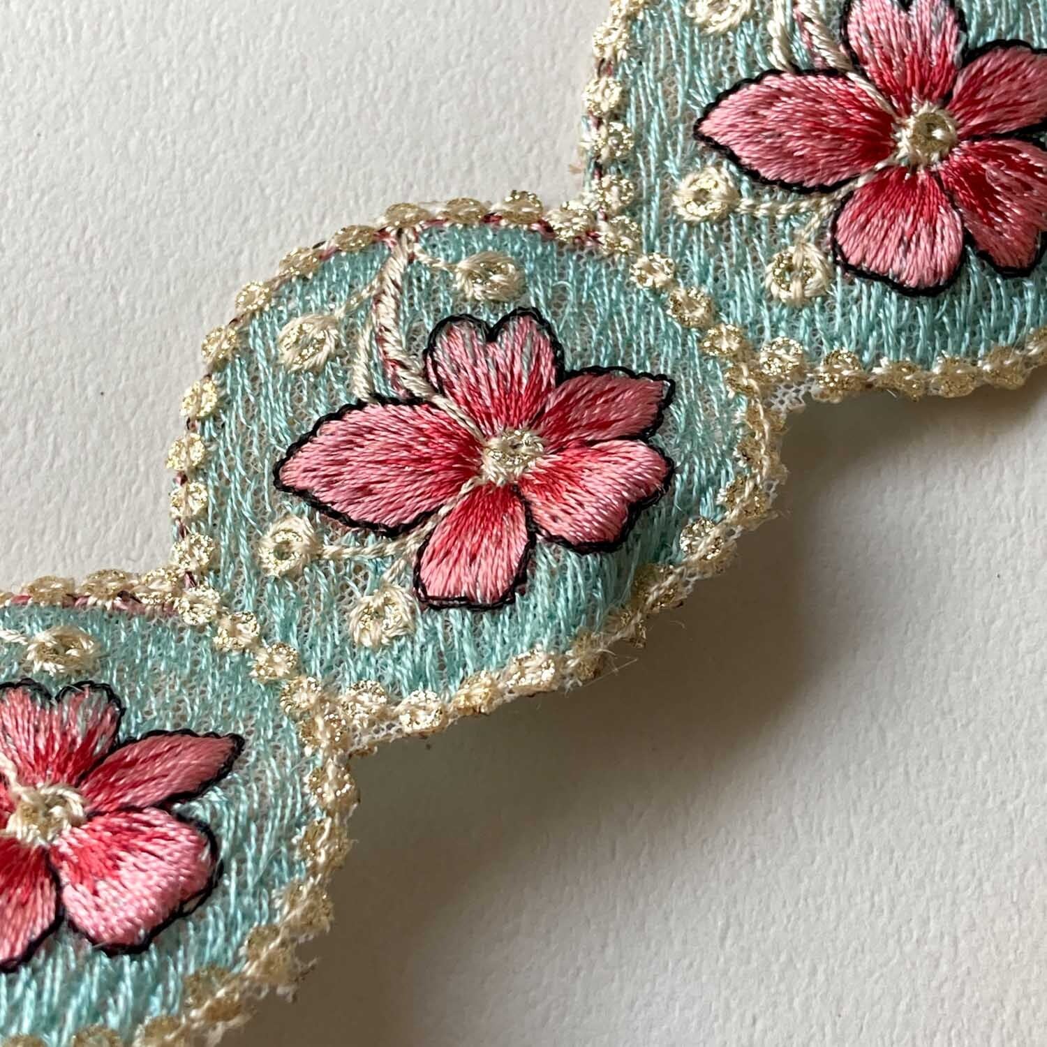 再入荷〉一輪花の丸モチーフインド刺繍レース（50cm〜） | Dua