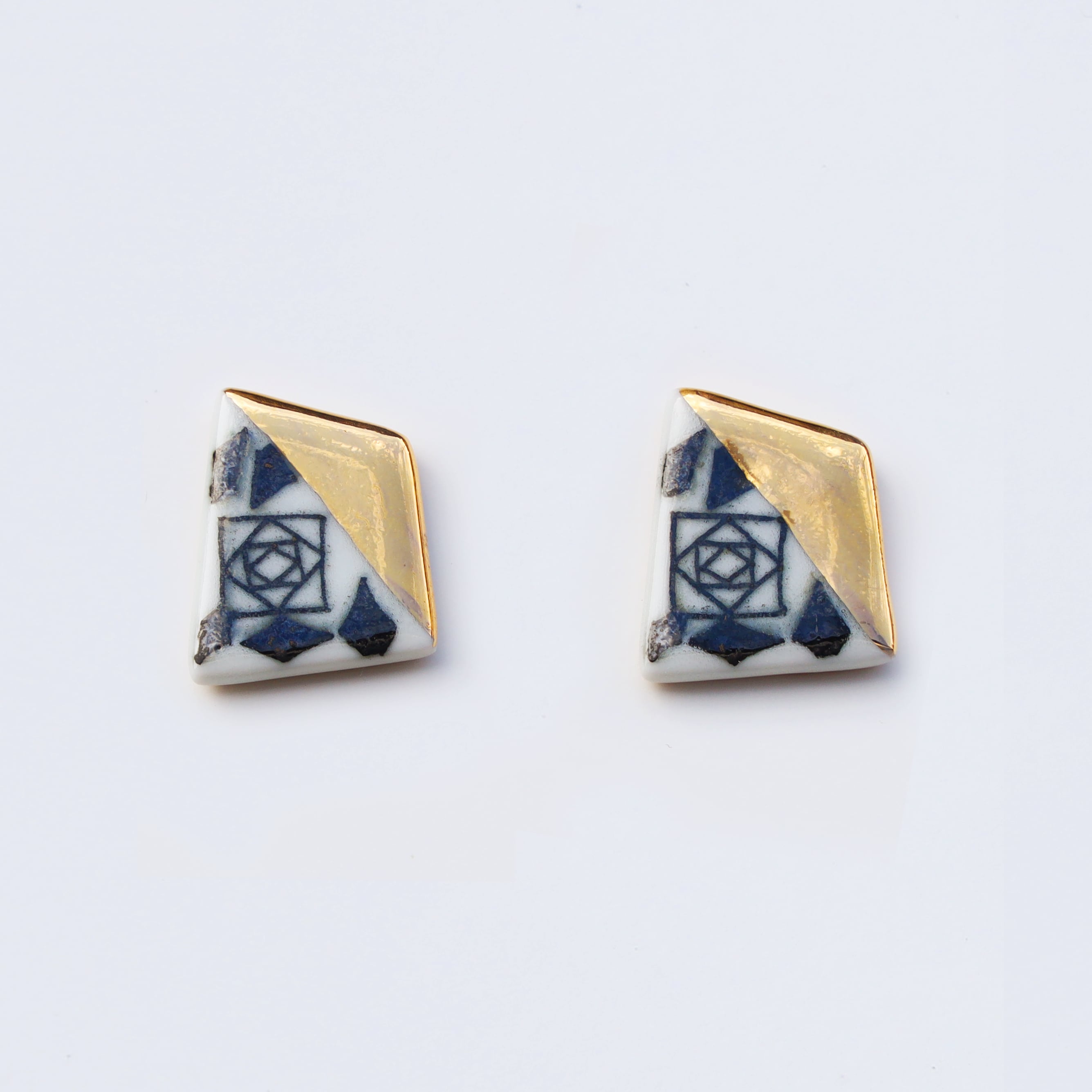 【eb2】Lサイズ 黒金 薔薇 イヤリング/ピアス/ノンホールピアス