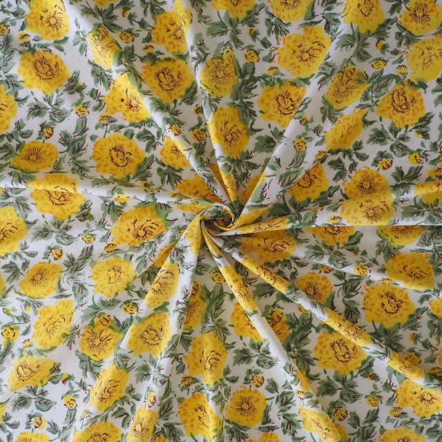 ブロックプリント生地【50cm単位】インド綿  花柄 白×イエロー #49810-YL1