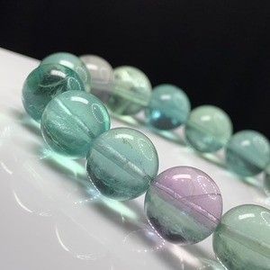 b207透明度高め✩グリーン系フローライトブレスレット