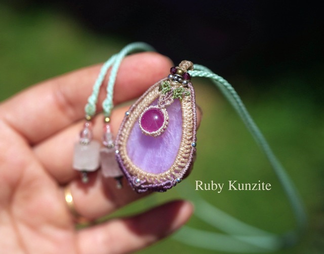 小さな蕾★Ruby Kunzite マクラメネックレス1971