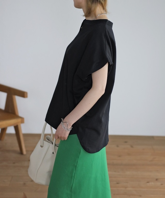 フレンチスリーブキーネックトップス