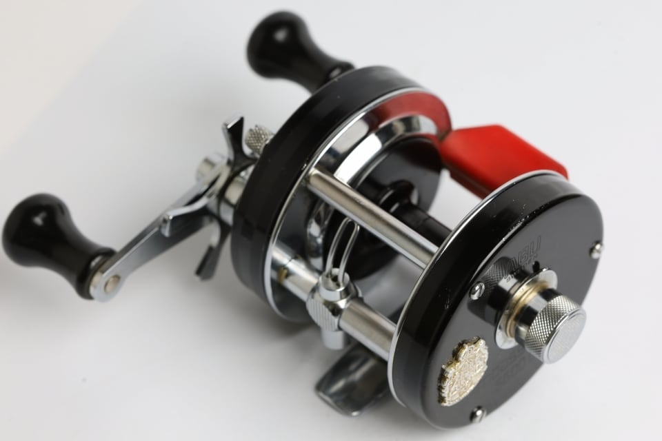 アブガルシア アンバサダー 5600C 781200 赤ベロが入荷しました