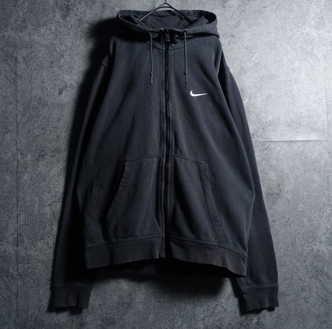 00s “NIKE” Black Fade Logo Embroidered Design Zip Parka