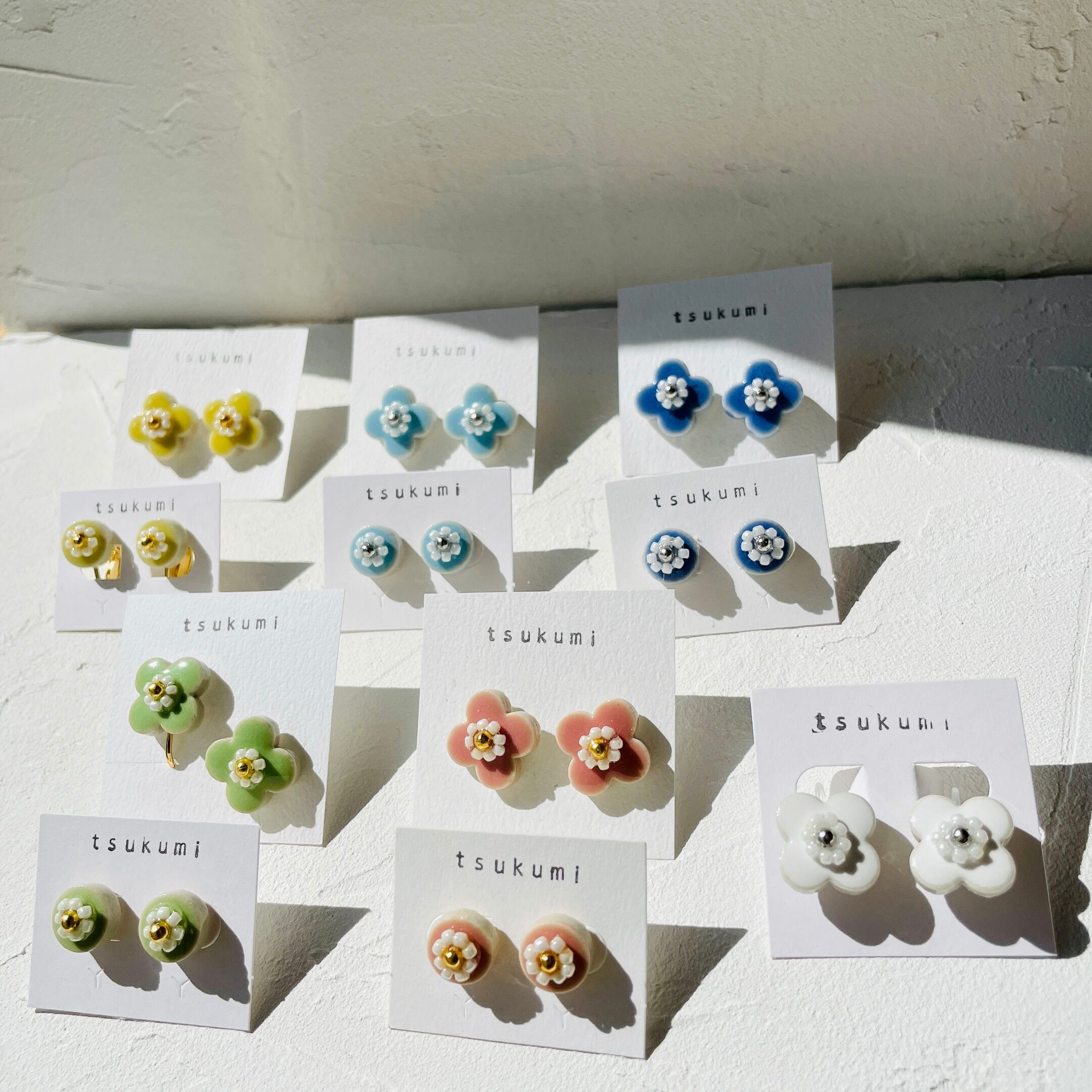 Flowers on tiles＊- 美濃焼/タイル/花/ビーズ/ピアス/イヤリング | Pay ID