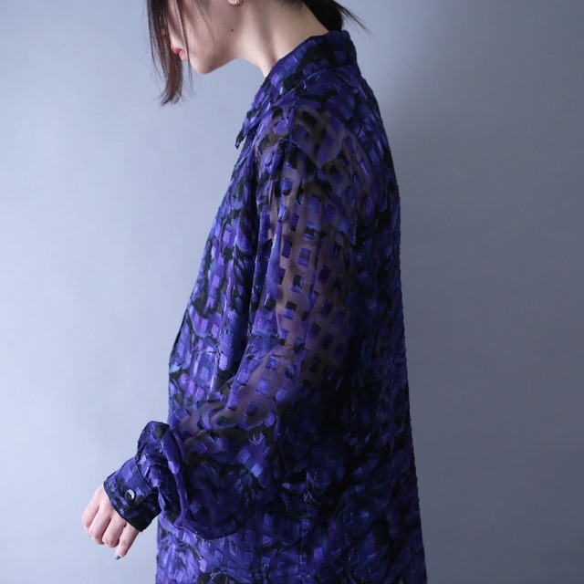 block and flower pattern over silhouette see-through shirt