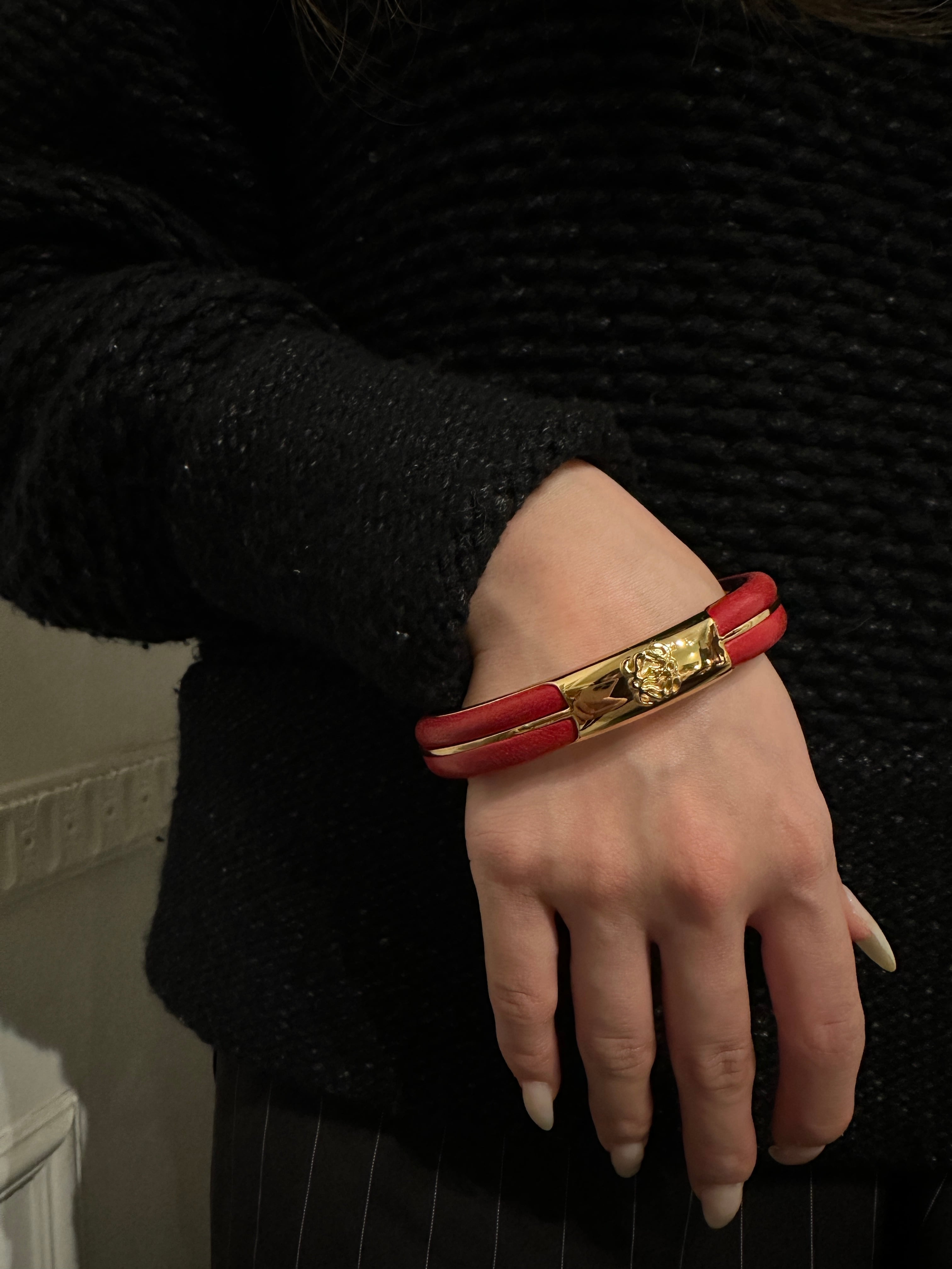 【Loewe】ねじれた真鍮のアームカフ LOEWE | AURA JAPON