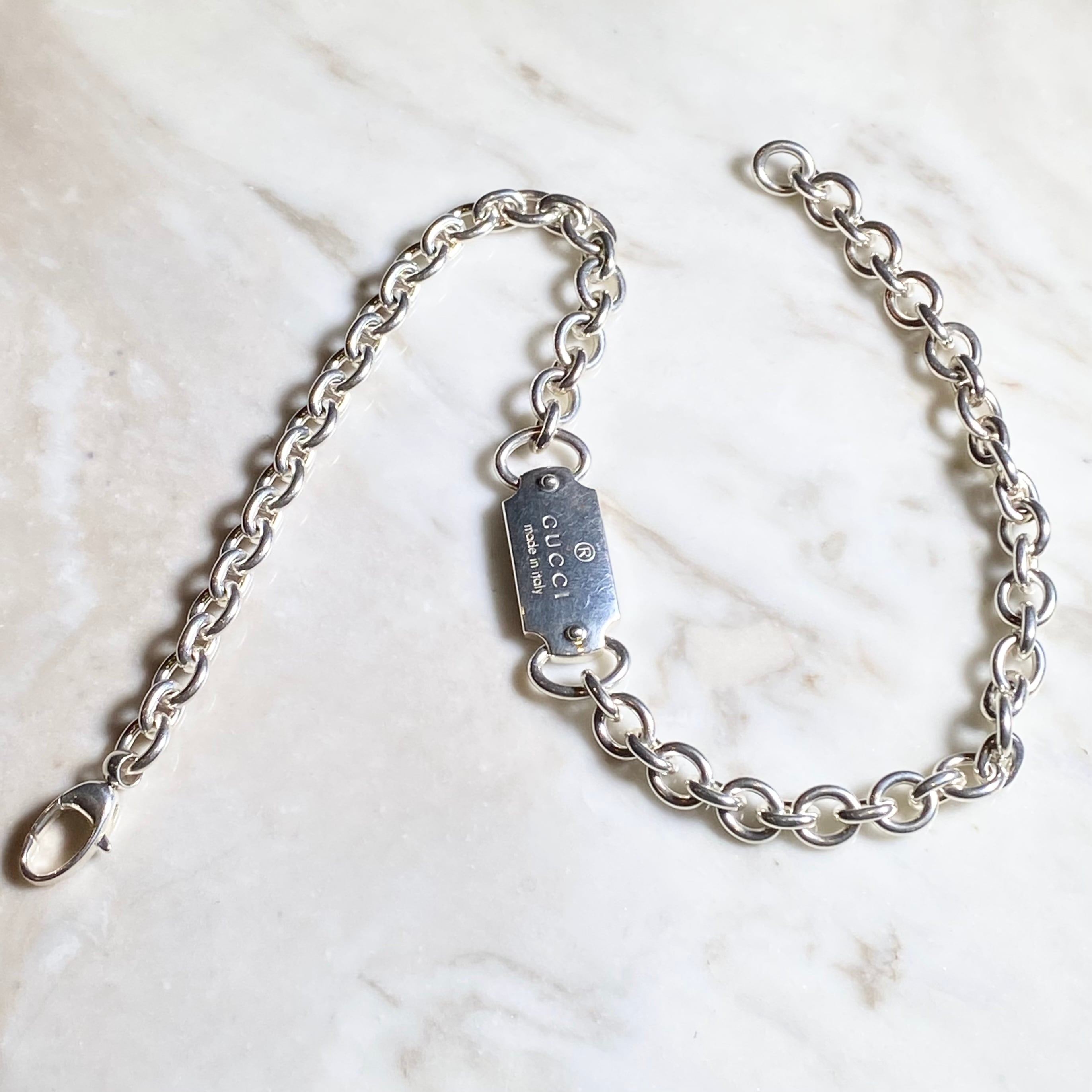 GUCCI silver logo plate necklace | NOIR ONLINE