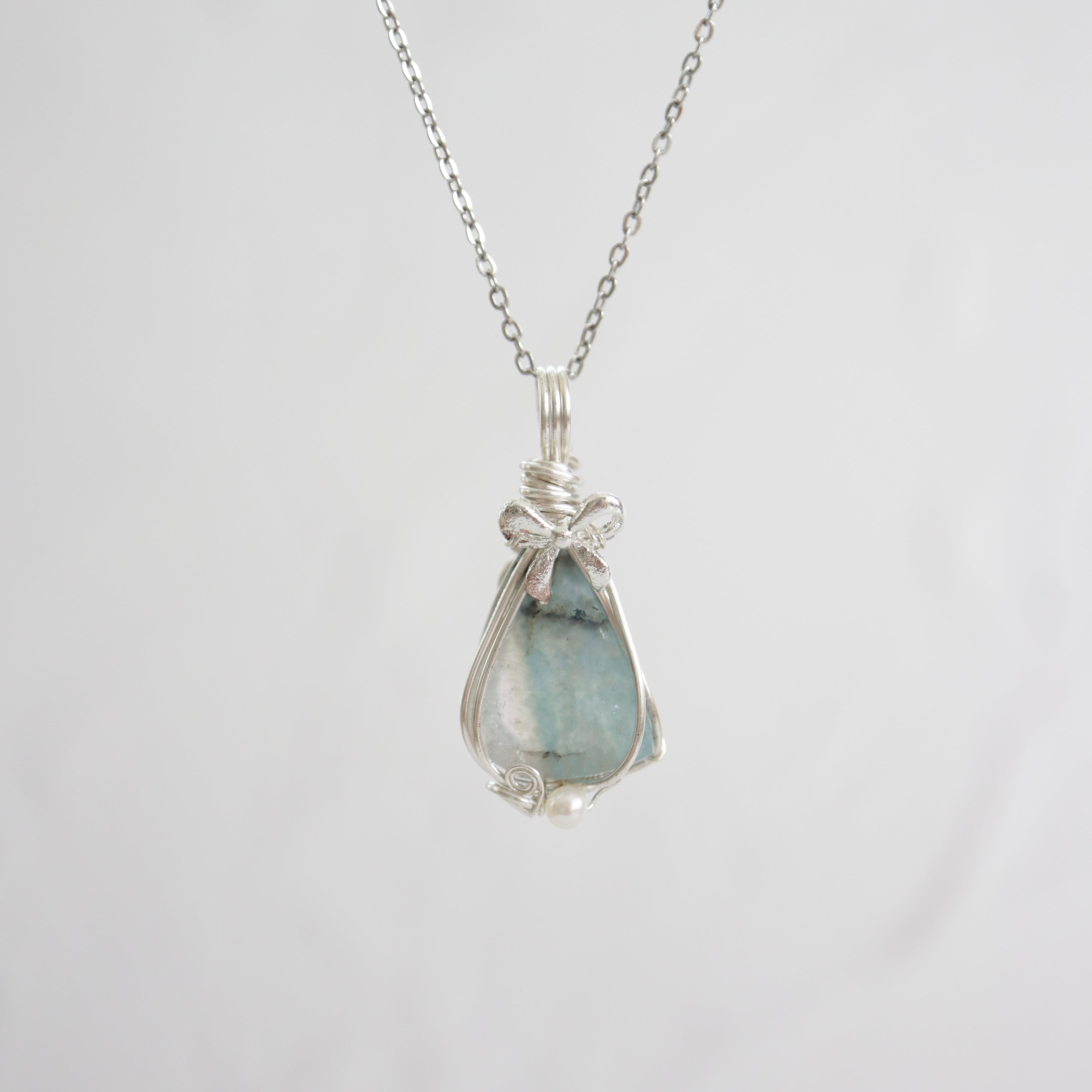 【1点もの】ギラライトinクォーツのペンダント《青い夢に触れる》|幻想の青が宿る希少天然石