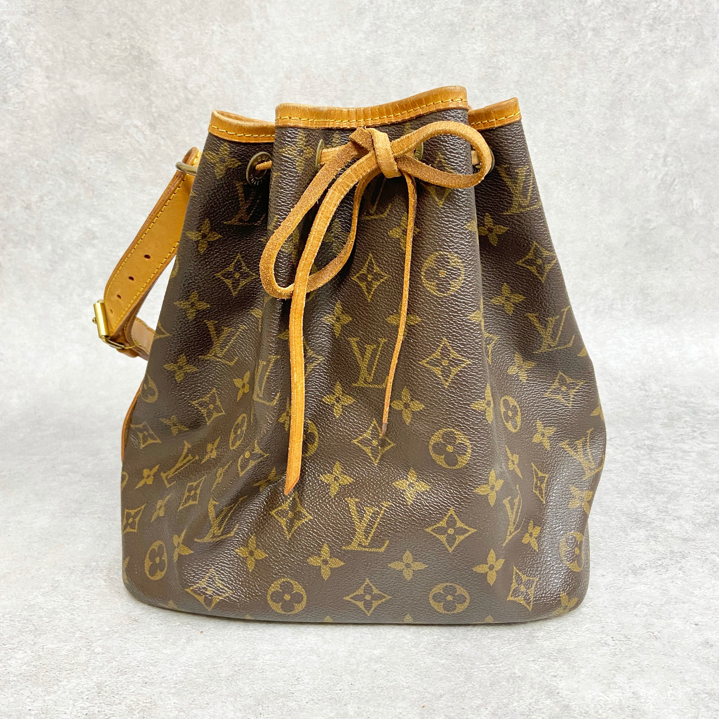 LOUIS VUITTON ルイヴィトン ノエ モノグラム 巾着 バック