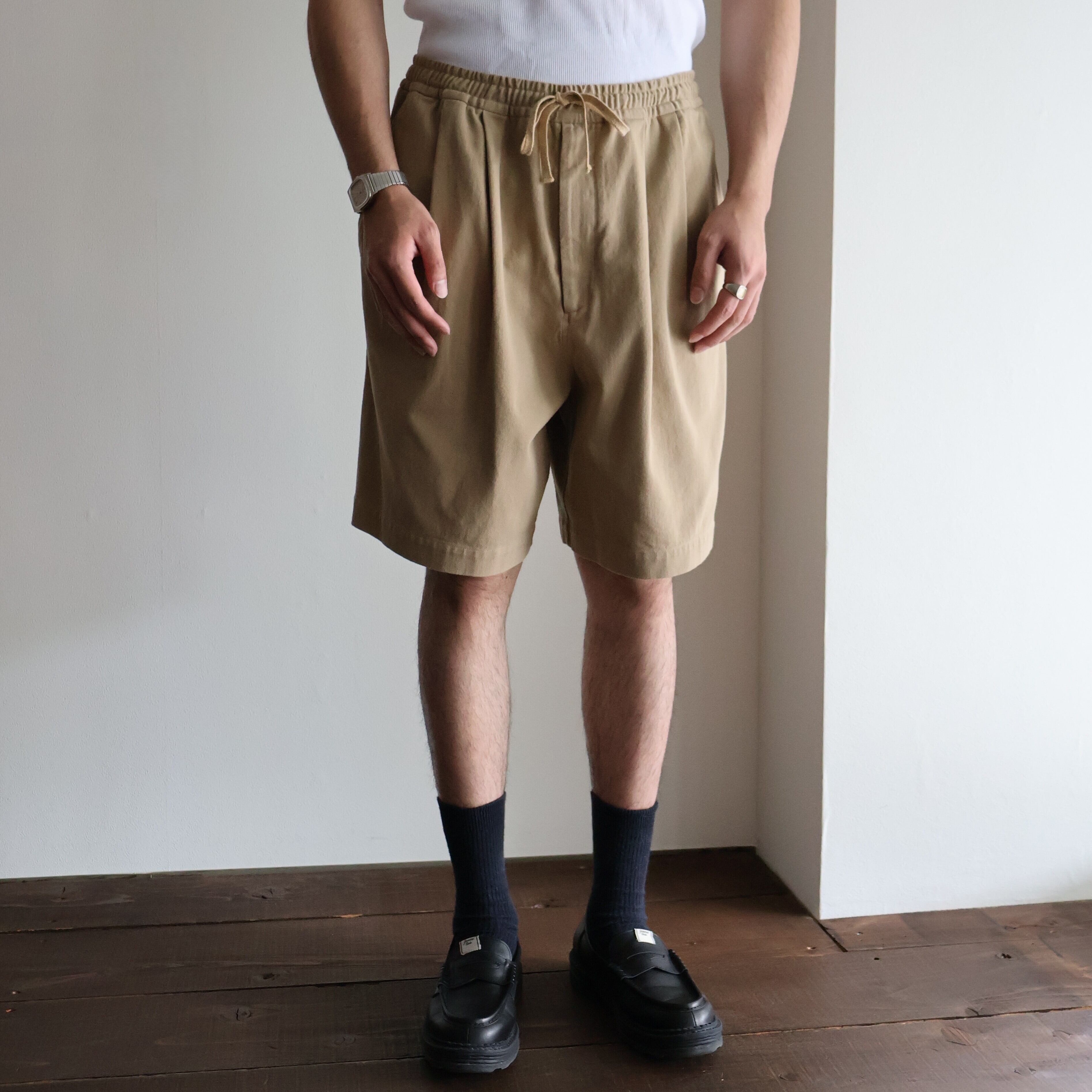 awasa “ hard twist cotton twill wide easy shorts ( Khaki )” | H