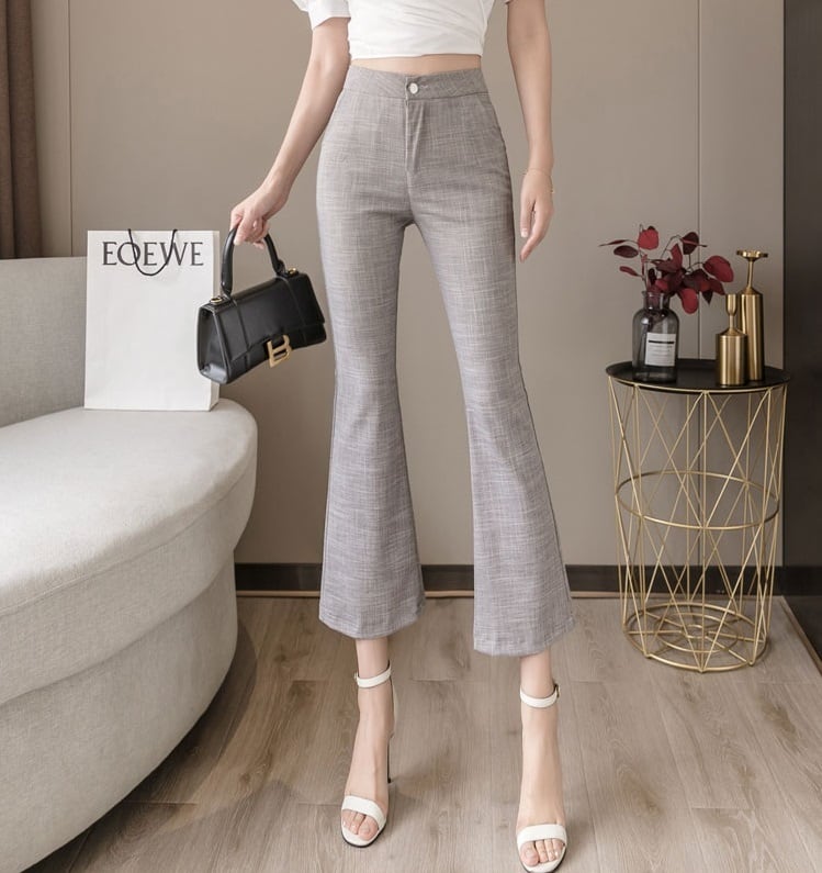 ボトムス パンツ ズボン フレアパンツ クロップドパンツ 膝下 7分丈 フレア スリム タイト 細身 裾ワイド ポケット ハイウエスト 伸縮性 かわいい 大人可愛い きれいめ シンプル カジュアル 大人 上品 おしゃれ お洒落 無地 春 夏 秋 冬 オールシーズン シーズンレス 10代 20代 30代 40代 50代 60代 レディース オフィス OL 通勤 学生 通学 デート お出かけ 女子会 休日 旅行 ショッピング 着回し 普段使い S M L XL 2XL ジャスト ホワイト グレー ブラック