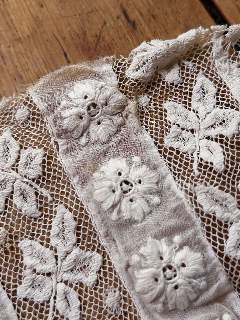 6層の花柄レースはぎれ 端切れ | Brocante de La Cocotte （フランス