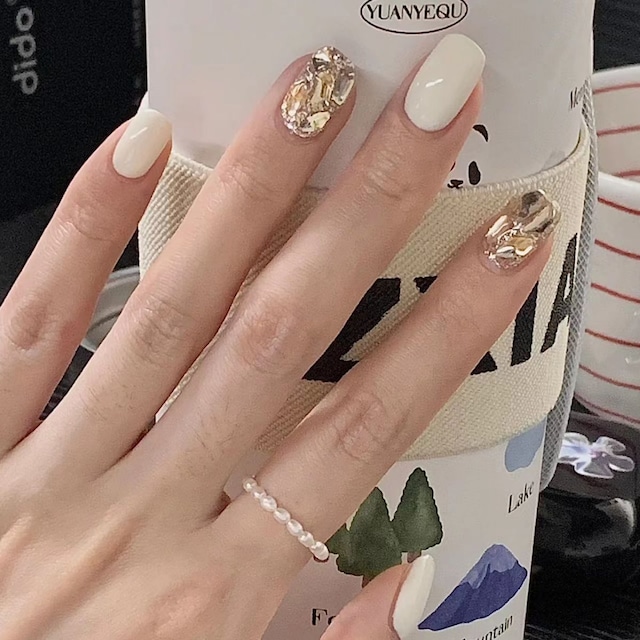 【NAIL】爽やかな白と金のネイルチップ