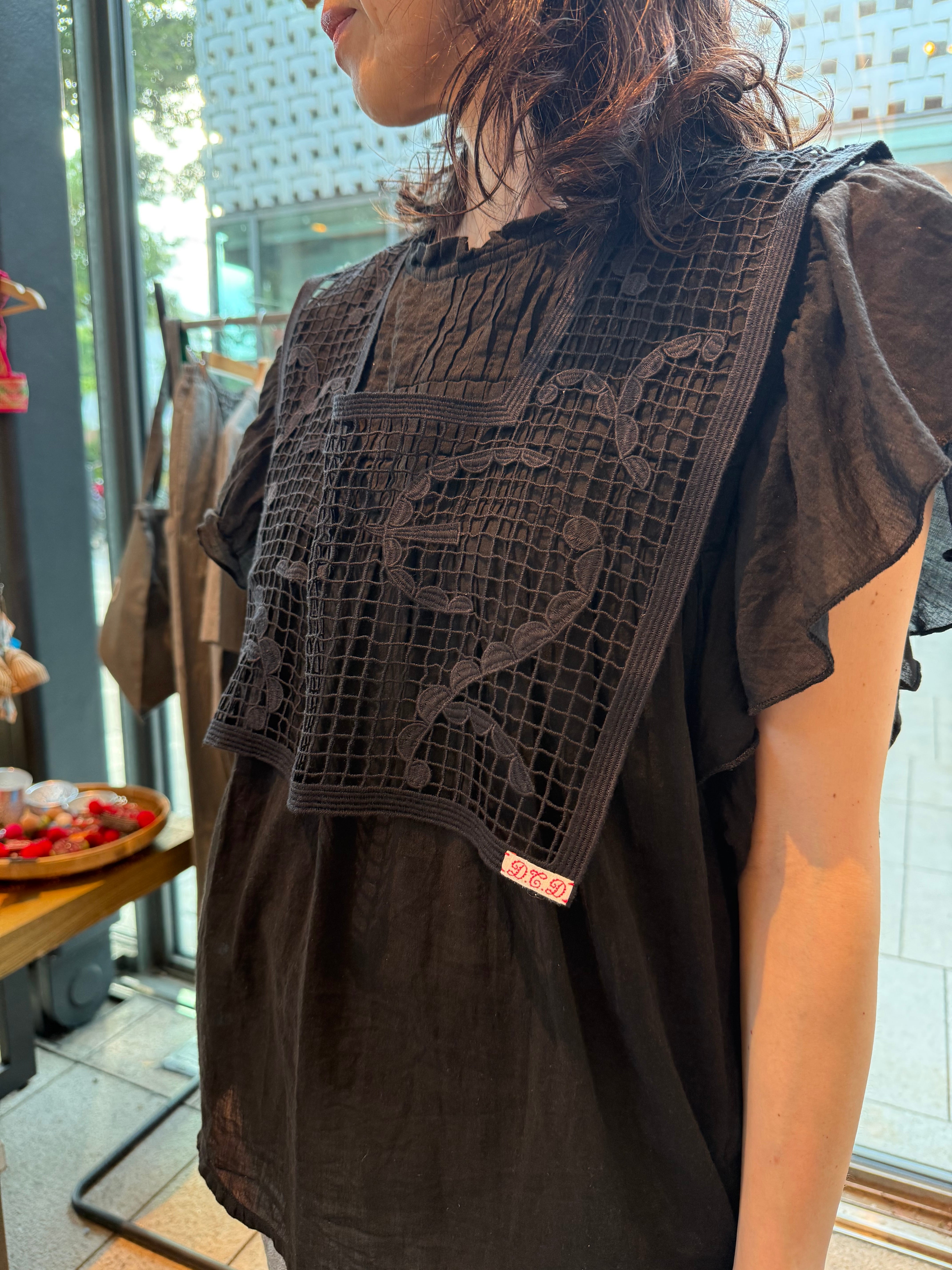 ブラック）つけ襟レースベスト | dottodot-works