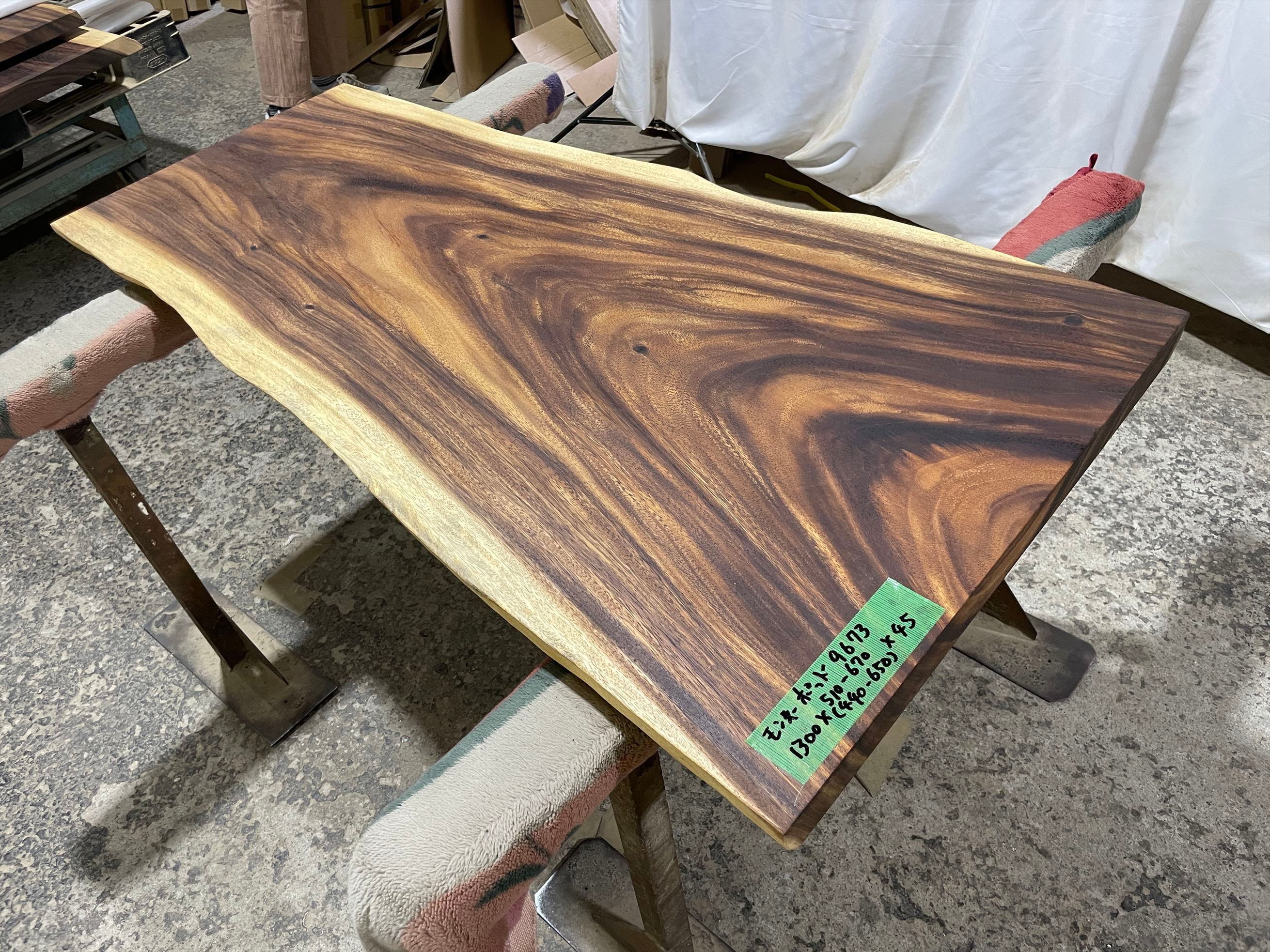 栗一枚板ダイニング 1710mm｜力強い木目の無垢天板 デスク | 銘木無垢材一枚板の来宝綜合銘木工業株式会社オンラインストア