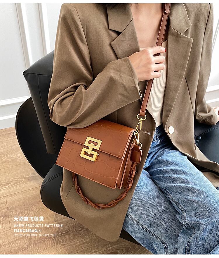 テクスチャード加工のスモールバッグメス2020新しいハイエンドスモールスクエアバッグ秋と冬のワンショルダーアームピットバッグレディースネットレッドメッセンジャーバッグ Tiancai_Wing_Bag90412050164