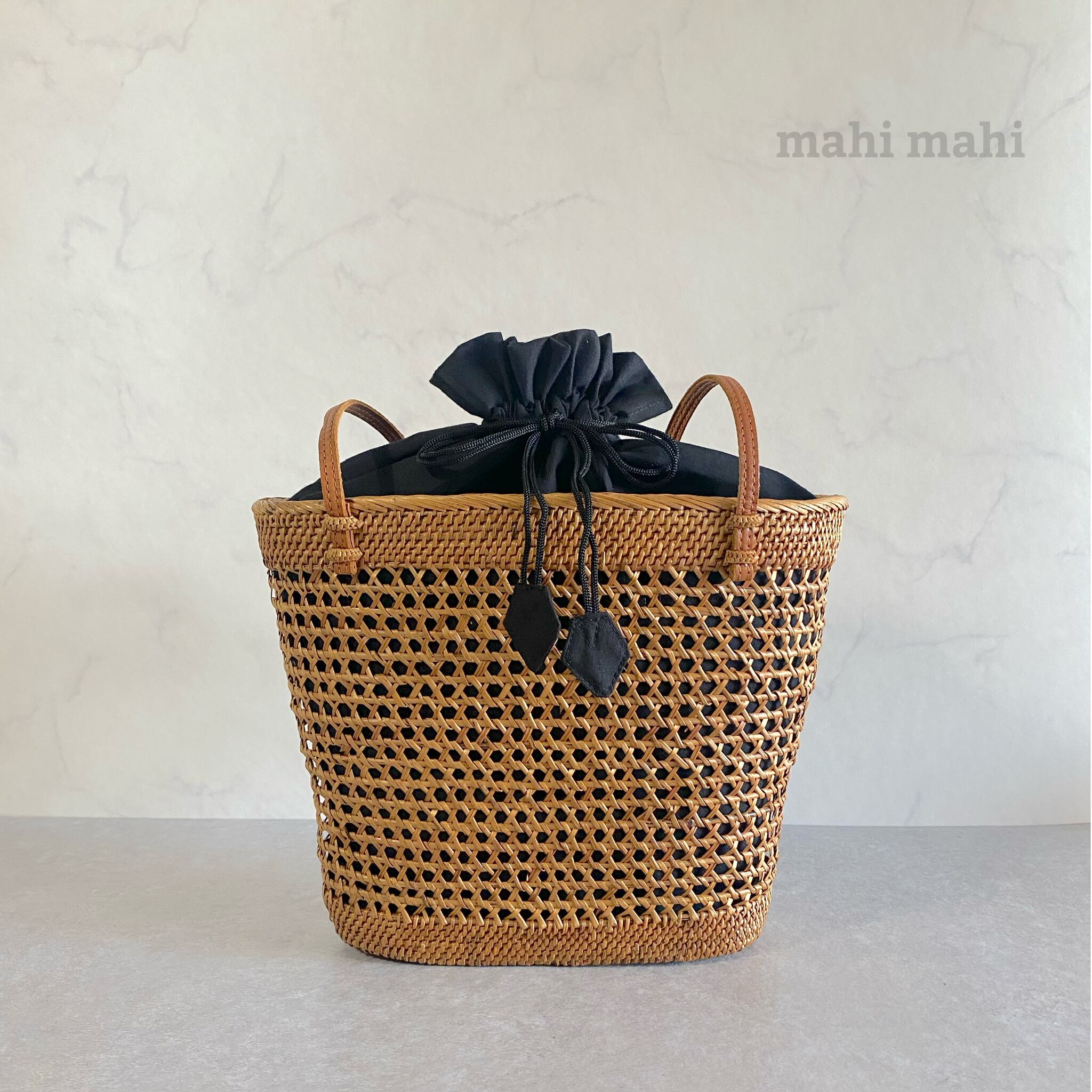 ★NEW★ バリ島　ショルダーバッグ　アタバッグ　かごバッグ　ハンドメイド　籠　 8e31b4b5f4e5820a2fb2a7080e3980