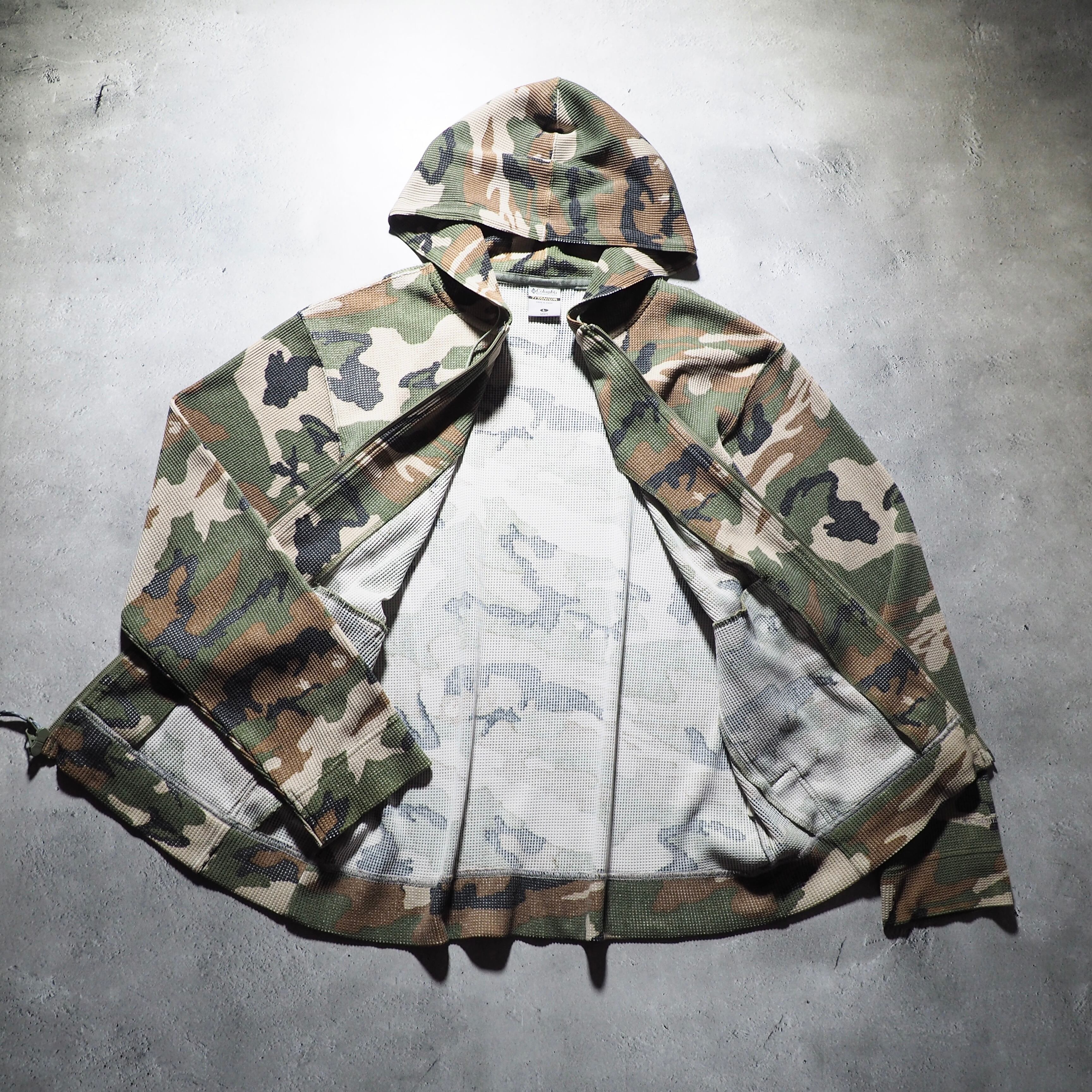 ” Columbia Titanium ” camouflage pattern thermal full zip Parker