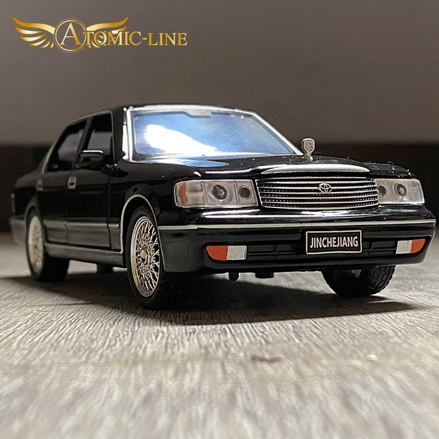 10代目 クラウン S15#型 1/32 ミニカー 全3色 ライト点灯 エンジンサウンド 合金モデル 模型 ジオラマ