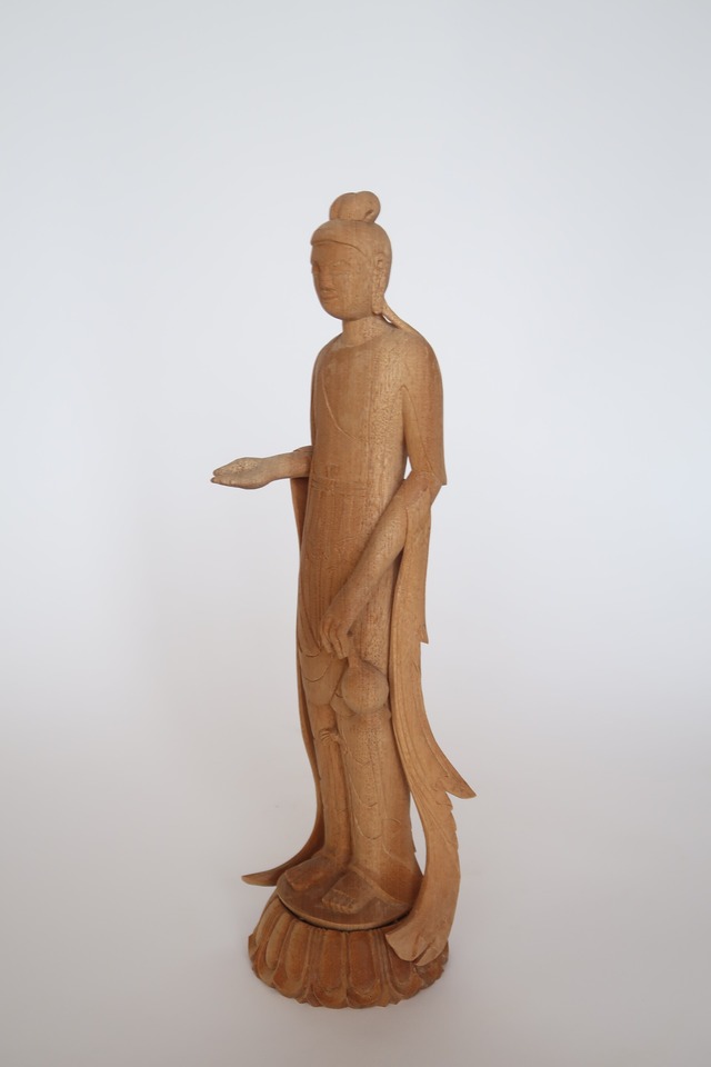 The Quiet Presence ― An Original Standing Baekje Kannon by Tessō Mori