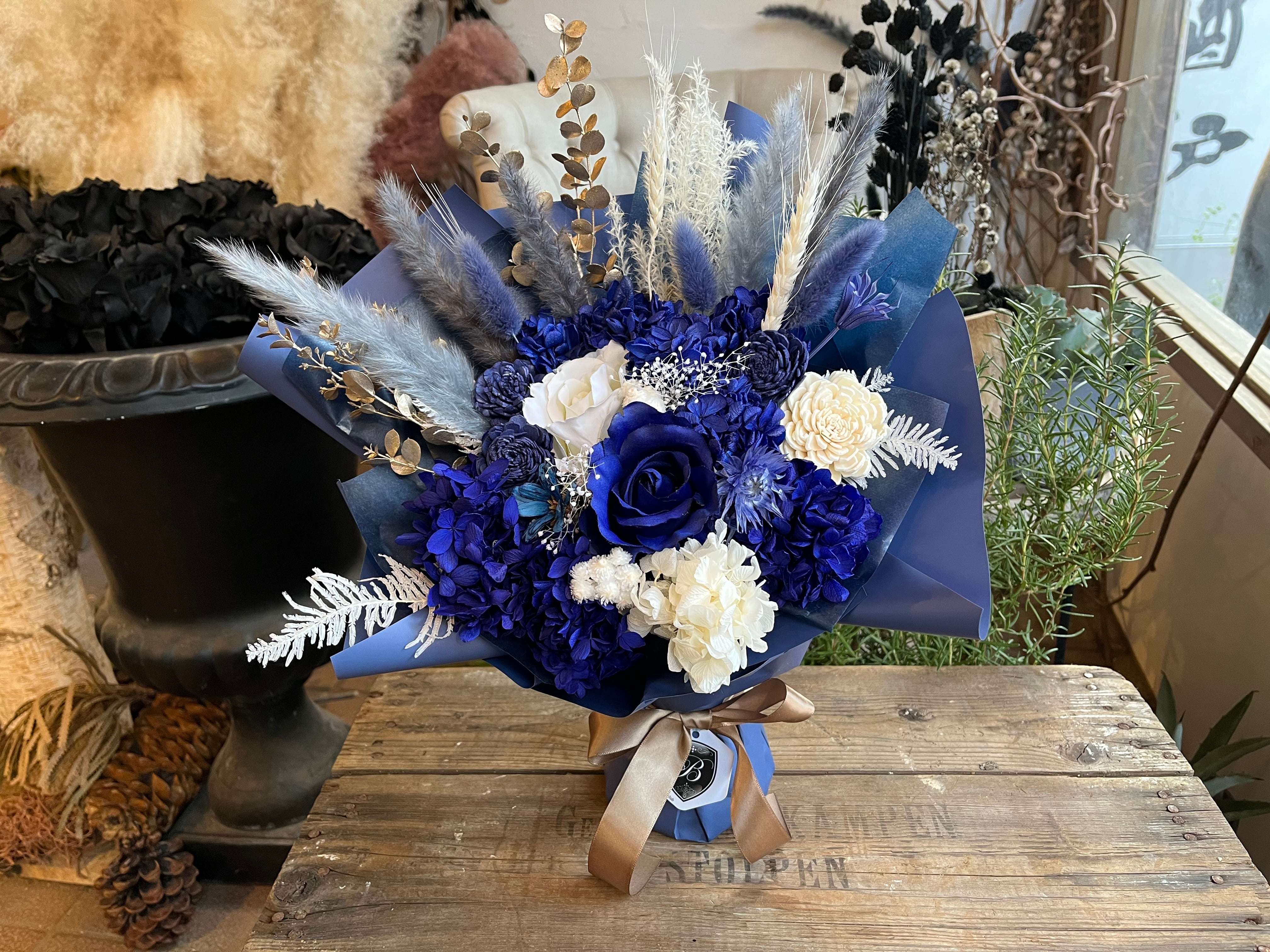 プリザーブドフラワー スタンディングブーケ（自立型）ブルー