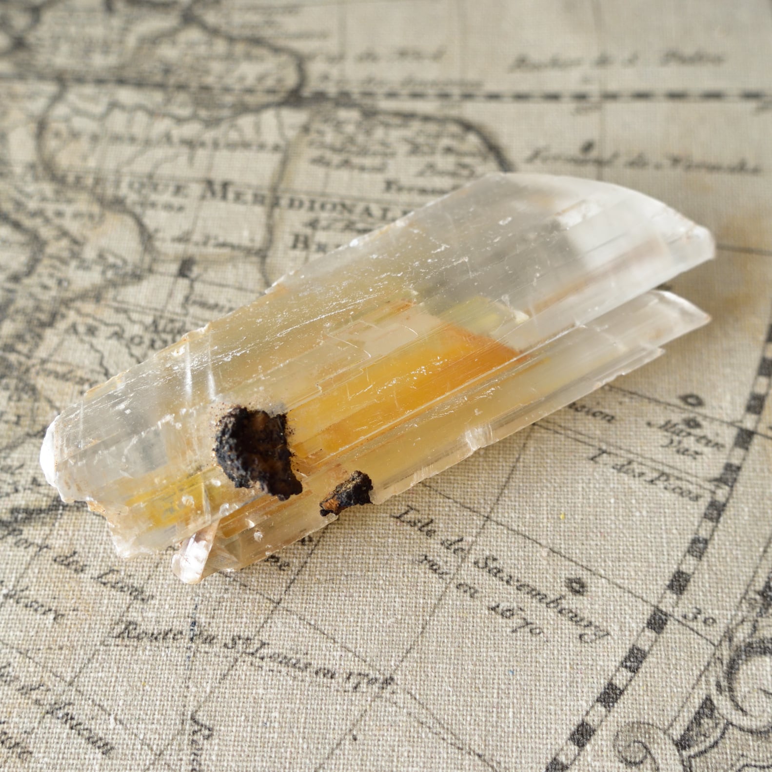 セレナイト・ブレード ゴールドジプサム シンギング 中国貴州省産 151g