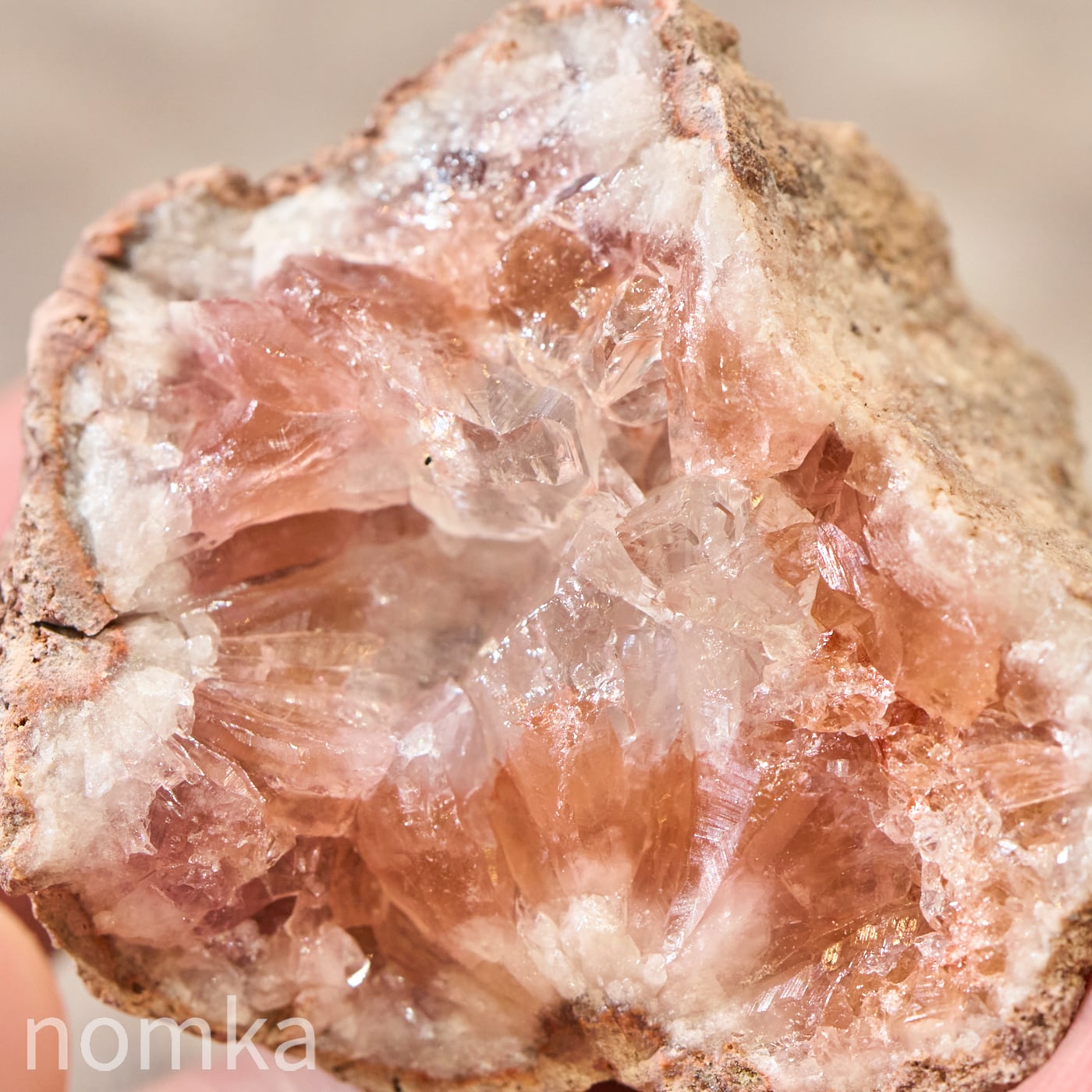 【純真の核心、朝露の煌めき】アルゼンチン産 ピンクアメジスト 原石 50.13g ngem-0240