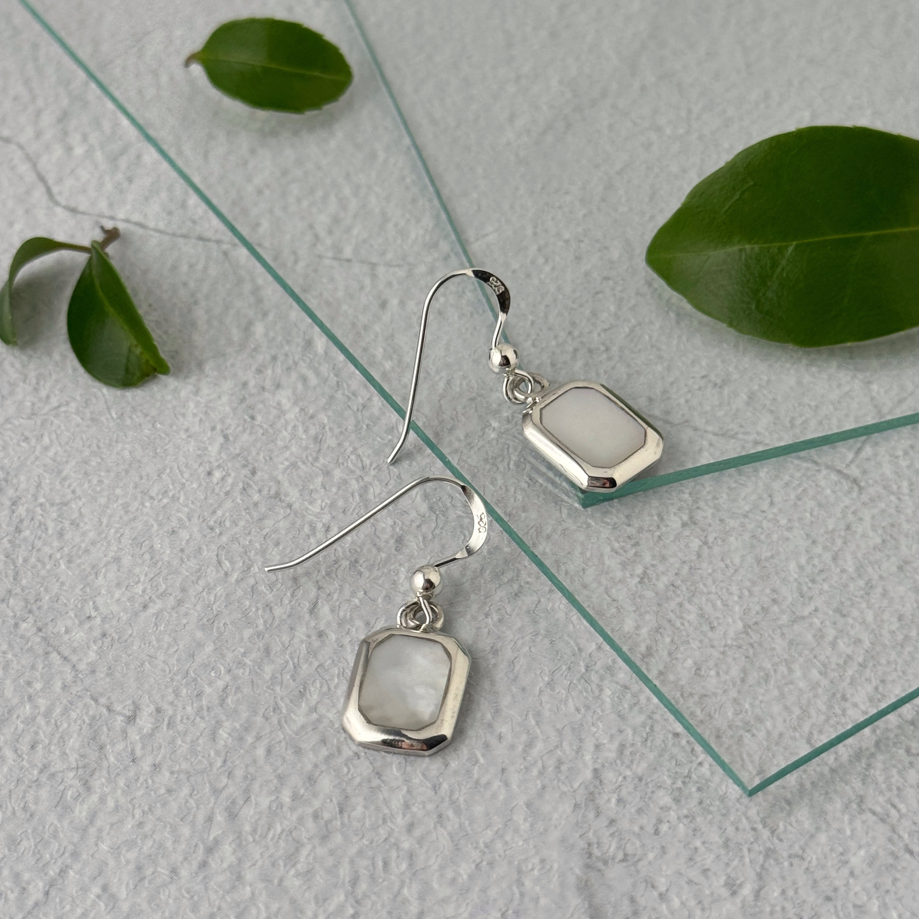 【再入荷】白蝶貝 or アバロン×シルバー レクタングル フック ピアス