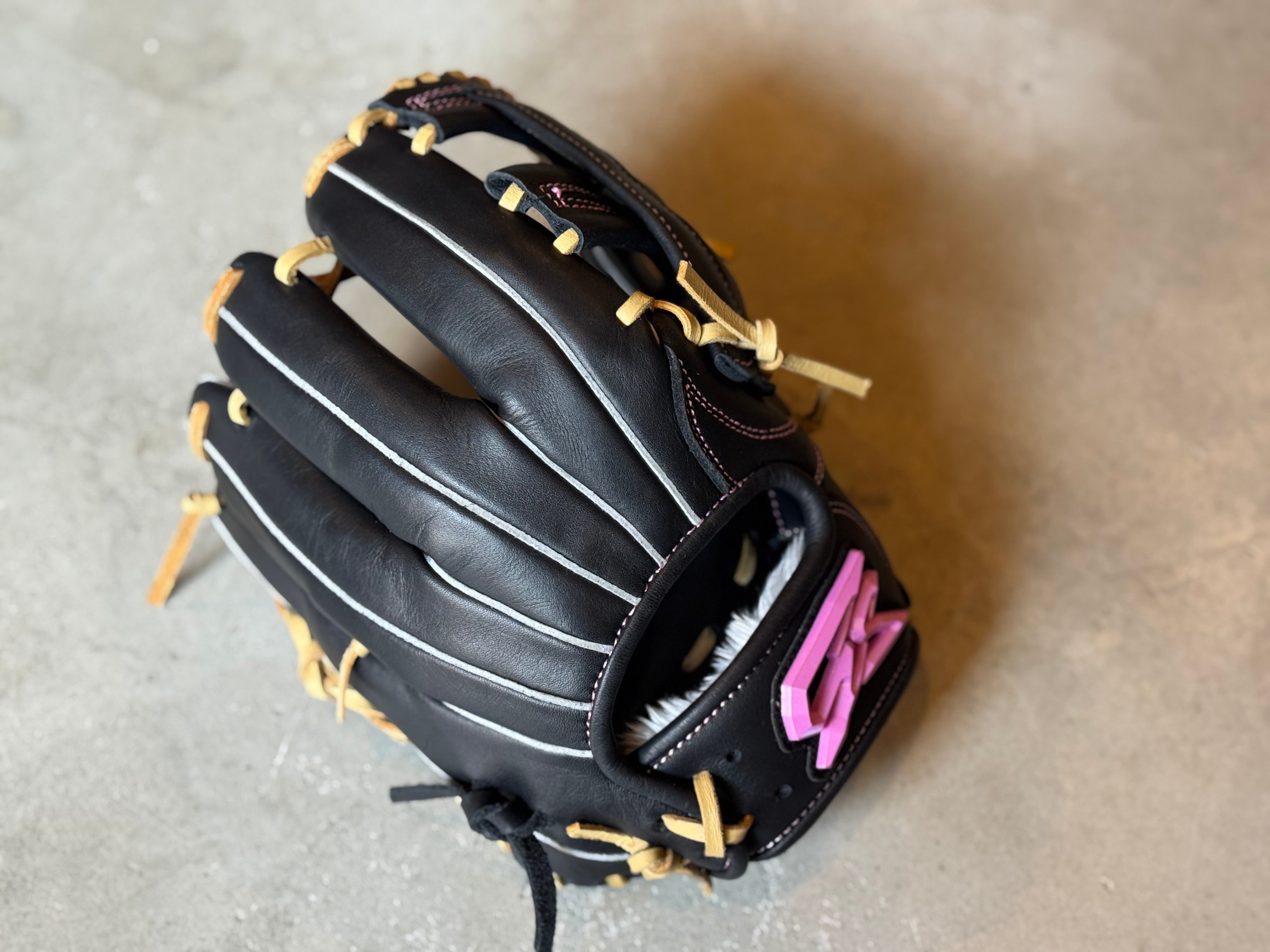 限定モデル【GS】ジュニア用グローブ “S” ブラック×ピンクラベル