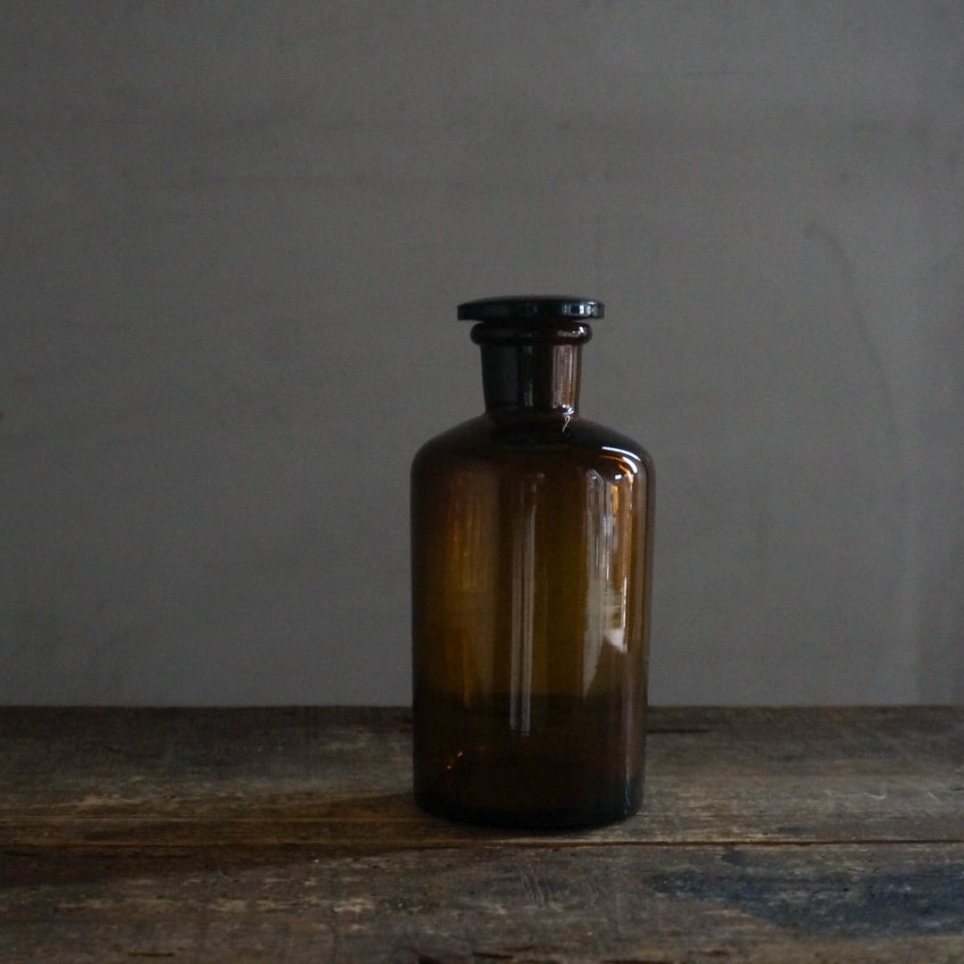 古い国産のガラス瓶