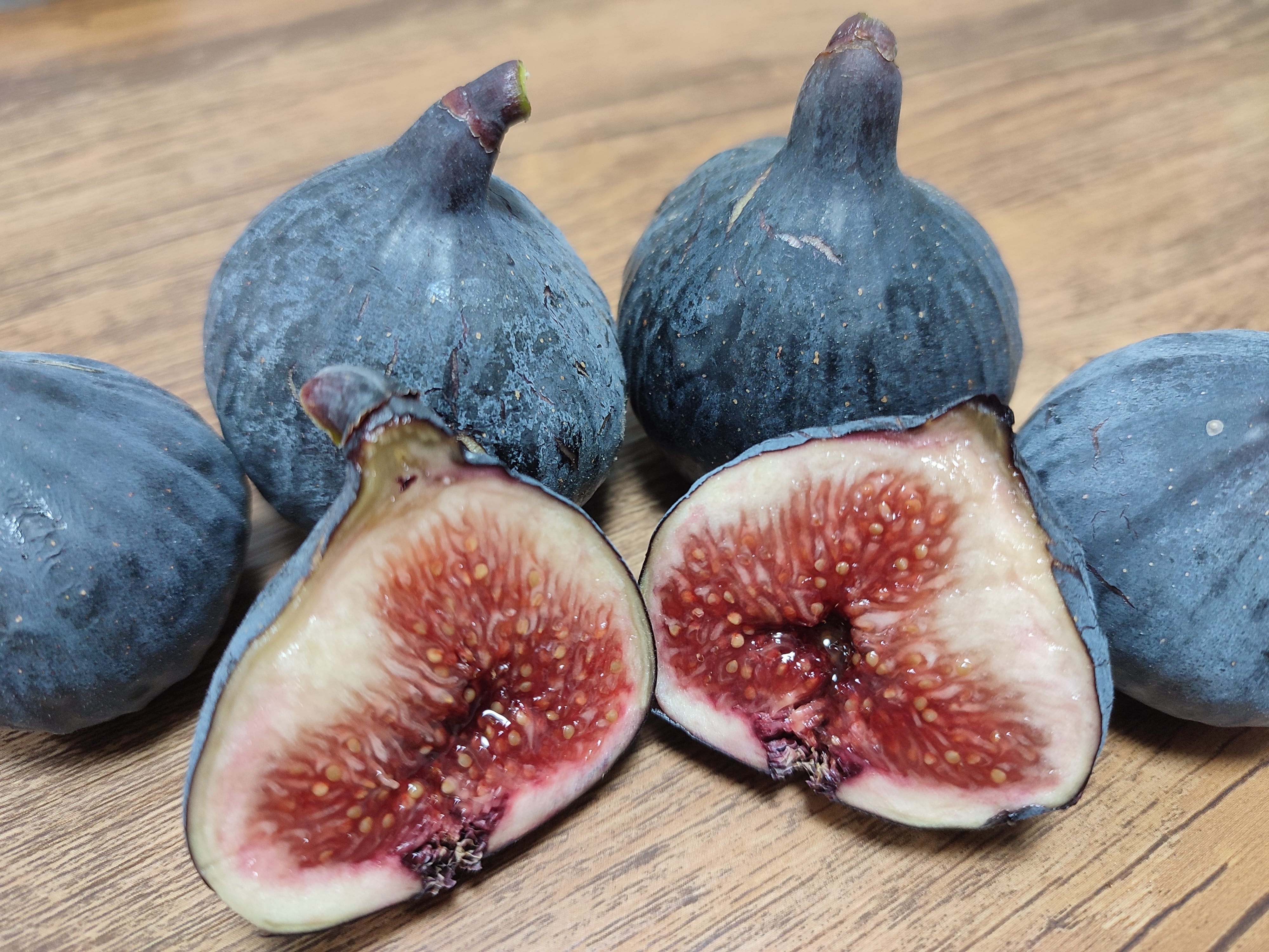 ここでしか味わえない】稀少いちじく食べ比べセット(黒いちじく ここでしか味わえない】稀少いちじく食べ比べセット(黒いちじく