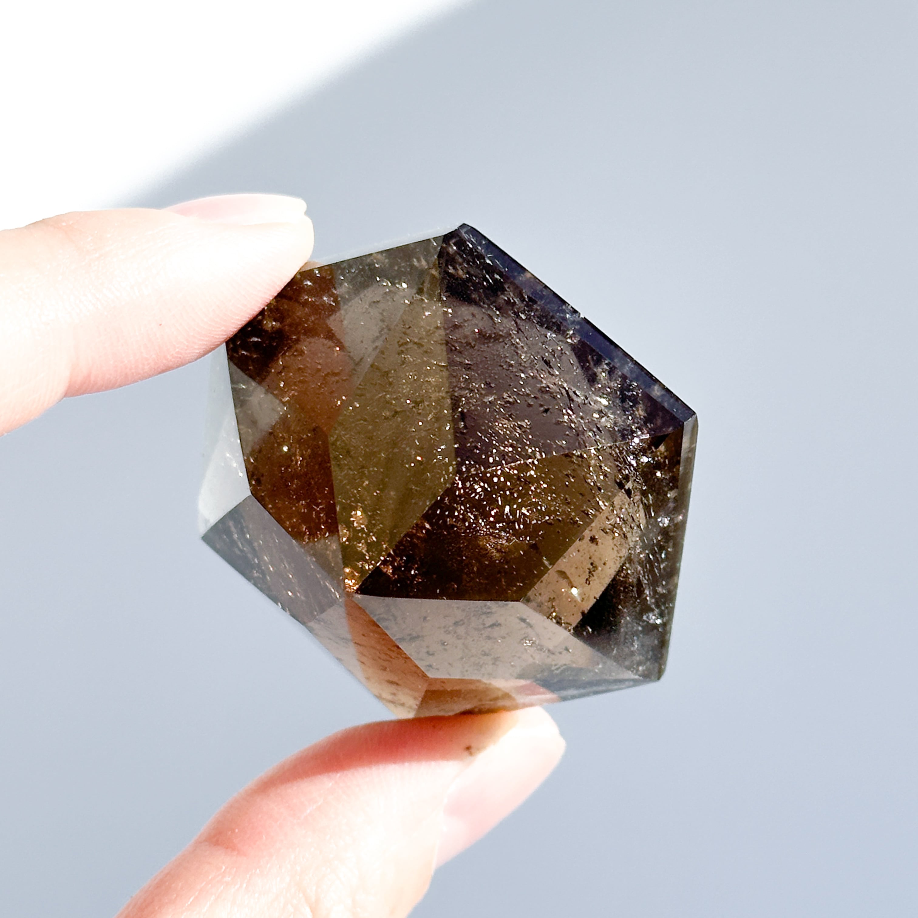 高品質】ミナスジェライス産スモーキークォーツ ダイヤモンドカット 31