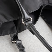 バレンシアガ ジュネーヴ ラージ ショルダーバッグ ブラック ナイロン レザー AW24