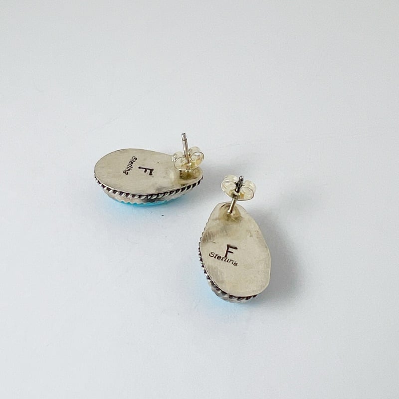 Indian Jewelry 》キングマン ターコイズ ドロップ型 スタッドピアス