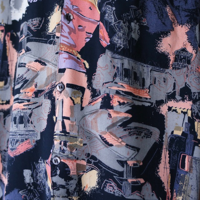 "GOOUCH" dark coloring full art pattern h/s shirt