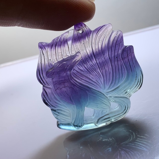 9.九尾狐☆狐フローライト ペンダントトップ