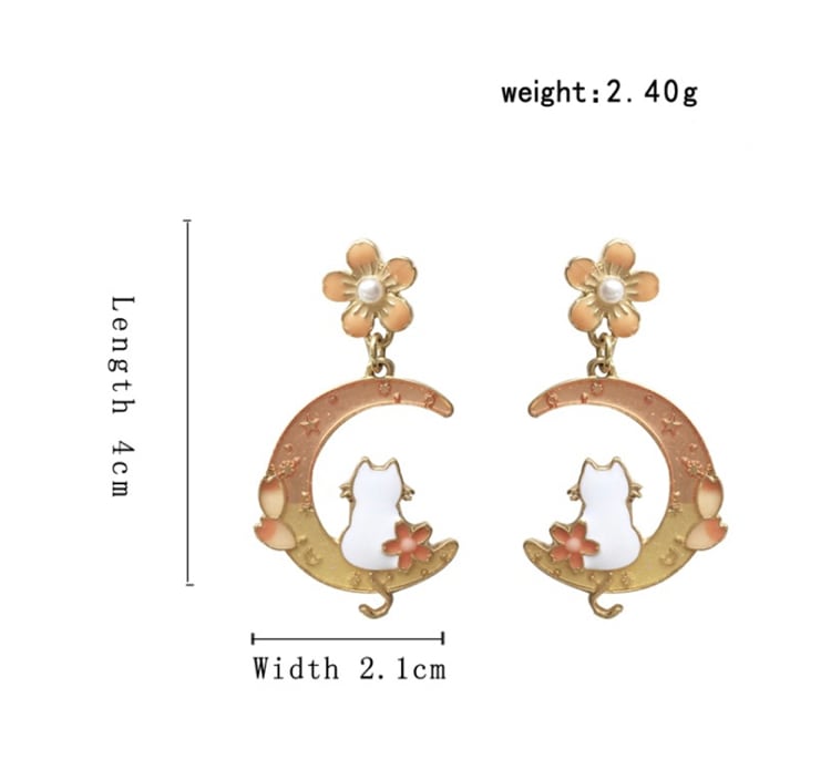 ⭐︎送料無料⭐︎三日月ねこピアス