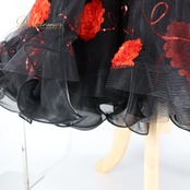 社交ダンス 衣装 Kanae Dance スカート レッスンウェア ブラック系 花柄 植物柄 スパンコール チュール フレア 透け感 レッド系 黒 赤 華やか 鮮やか かわいい おしゃれ 上品 キラキラ ふんわり