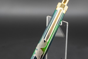 【科学技術と芸術の宝石】 ハイブリッドオパール 漆 金魚と水草 gold BP