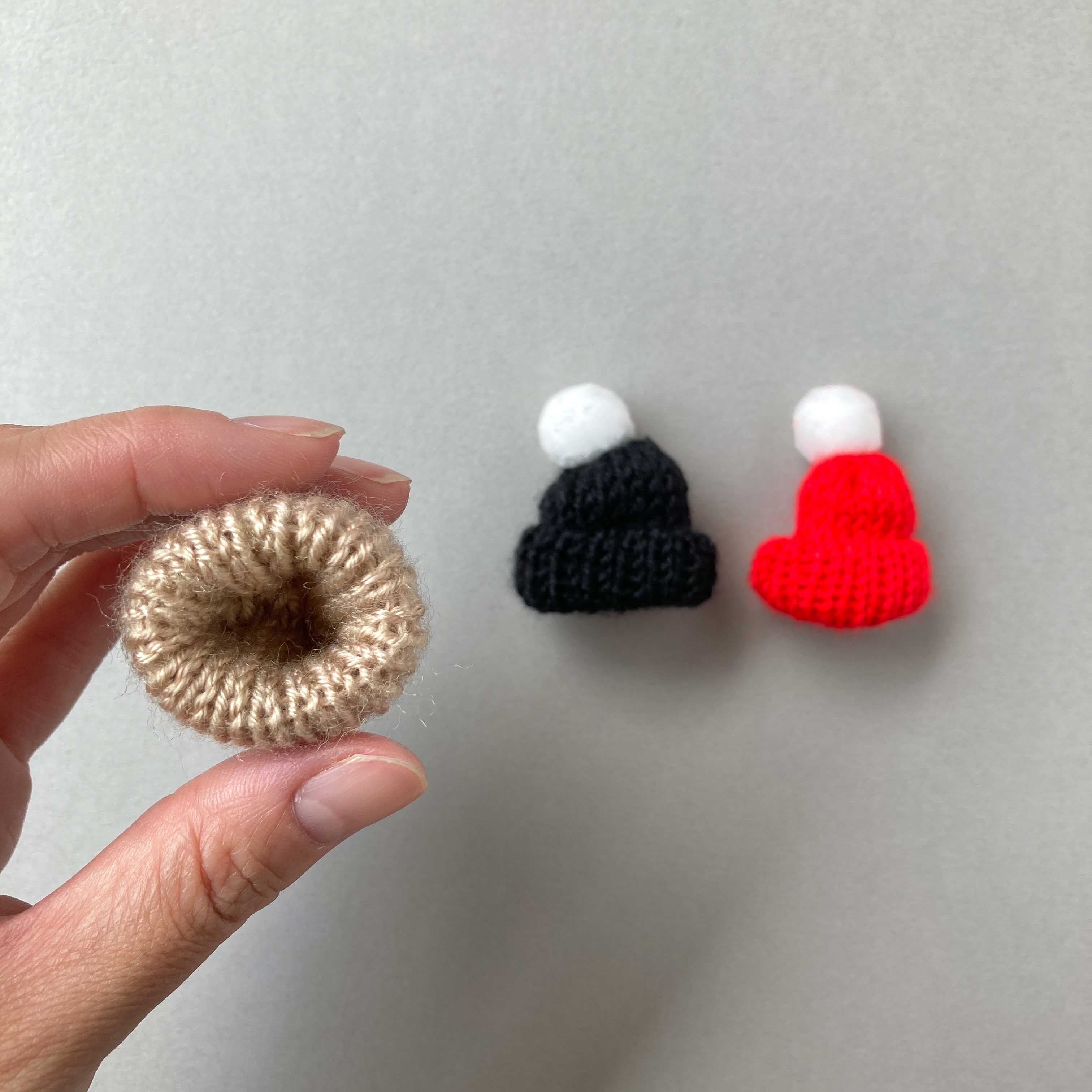 再入荷〉ミニチュア ポンポン付きニット帽 | Dua-アクセサリーパーツ