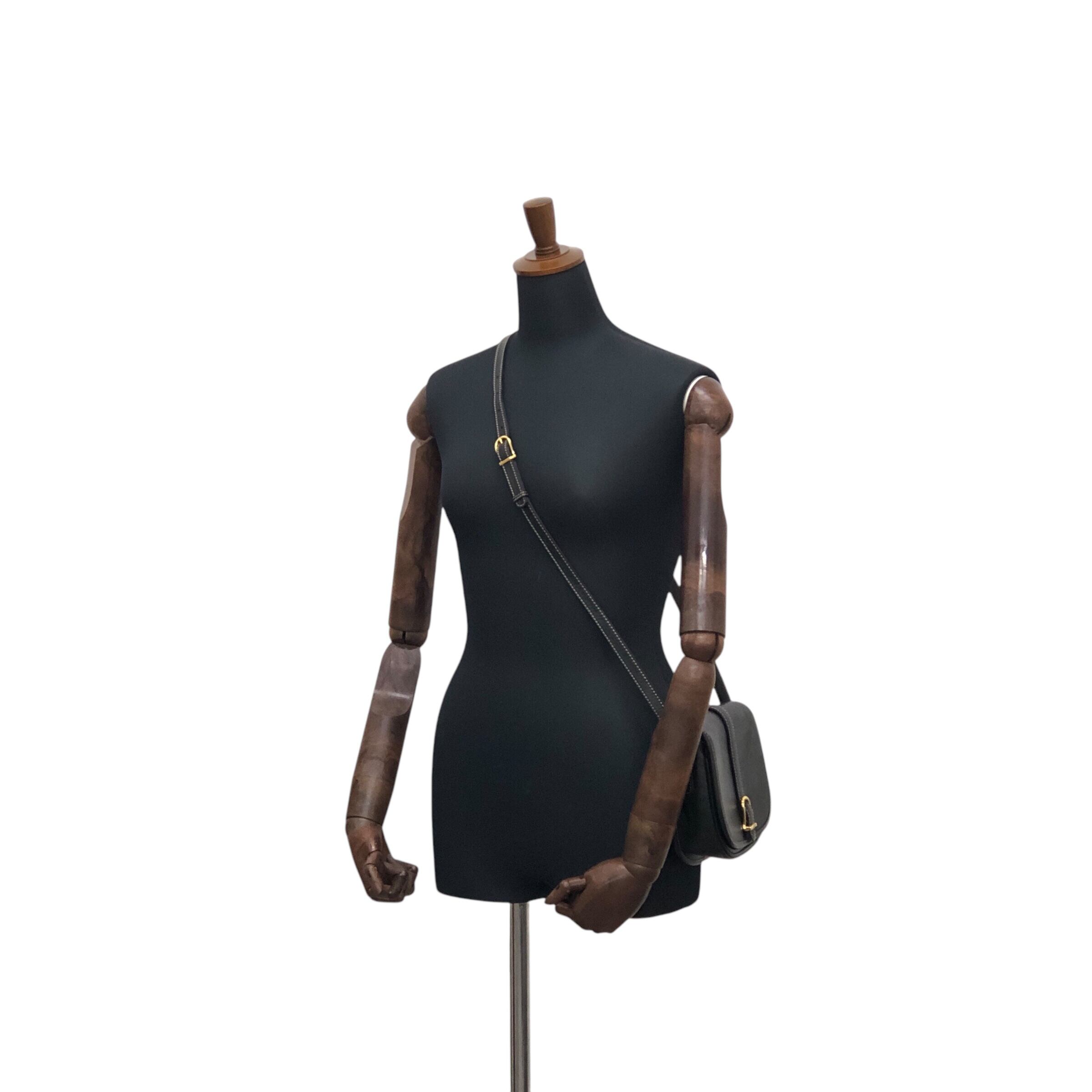CELINE セリーヌ ショルダーバッグ ブラック ベルトバックル レザー