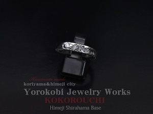 手彫り ジルコニア Arabesque Ring 4ｍｍ TBｓ (燻)